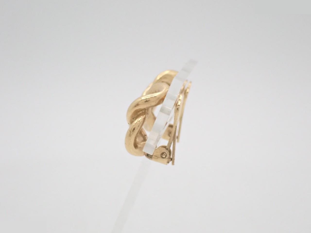 gold earrings — view 3