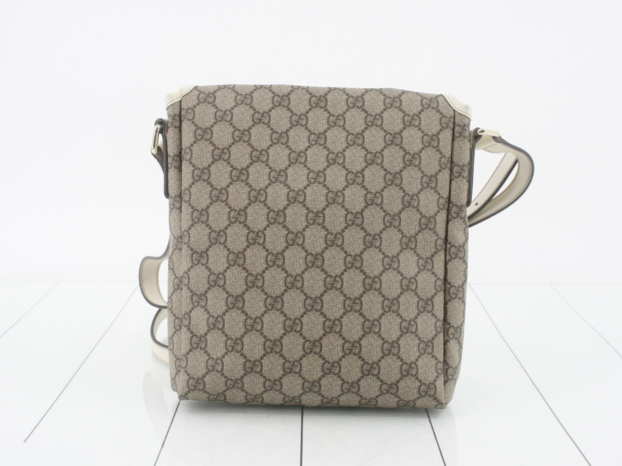 GG Supreme Shoulder Bag — view 2