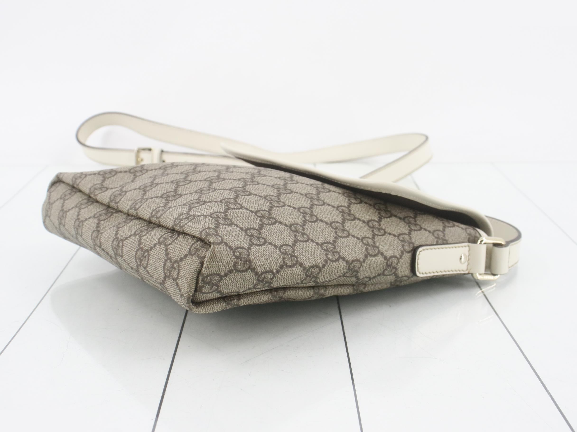 GG Supreme Shoulder Bag — view 6