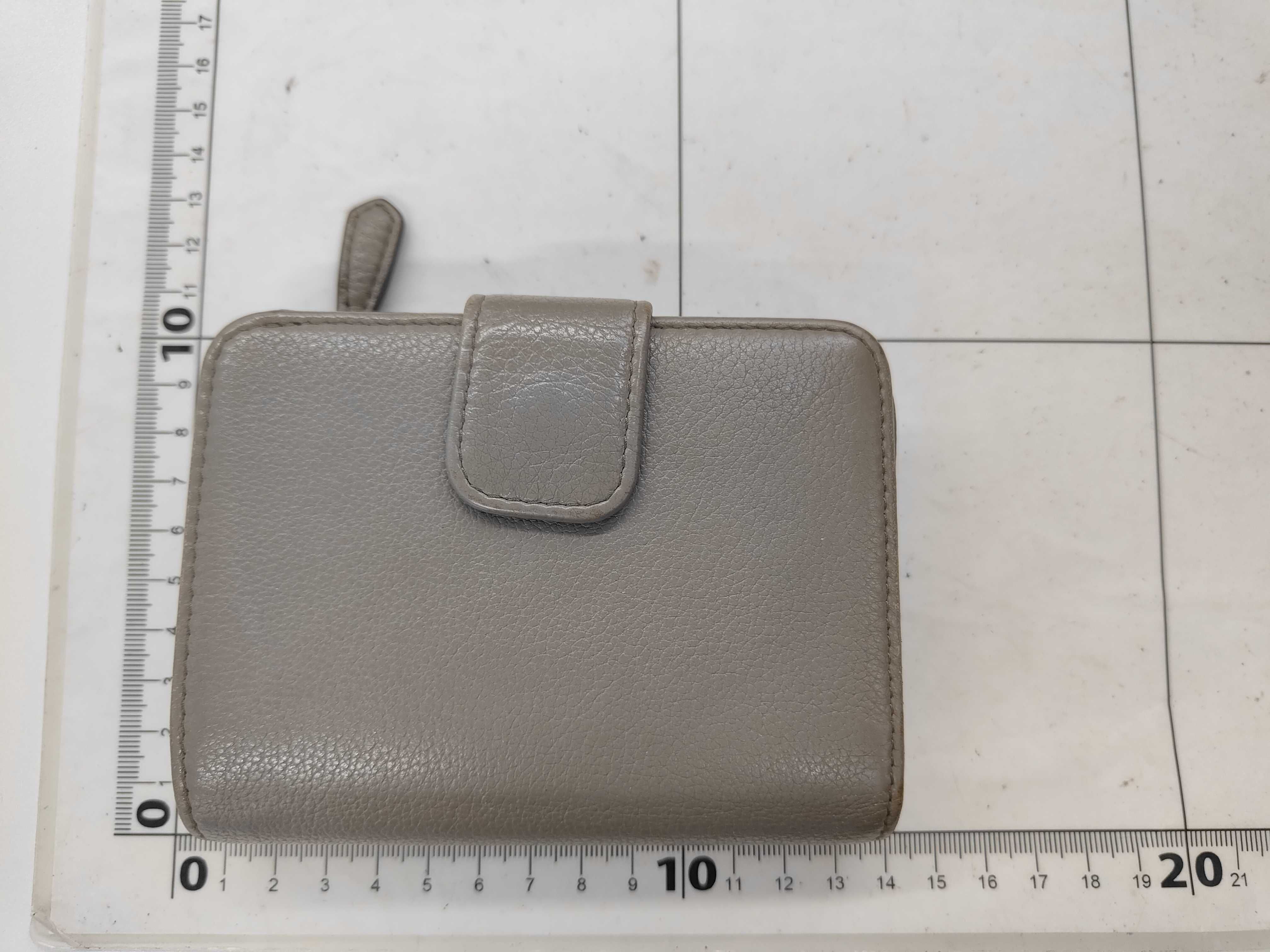 Compact Wallet, Bi-fold Wallet, Greige — view 2