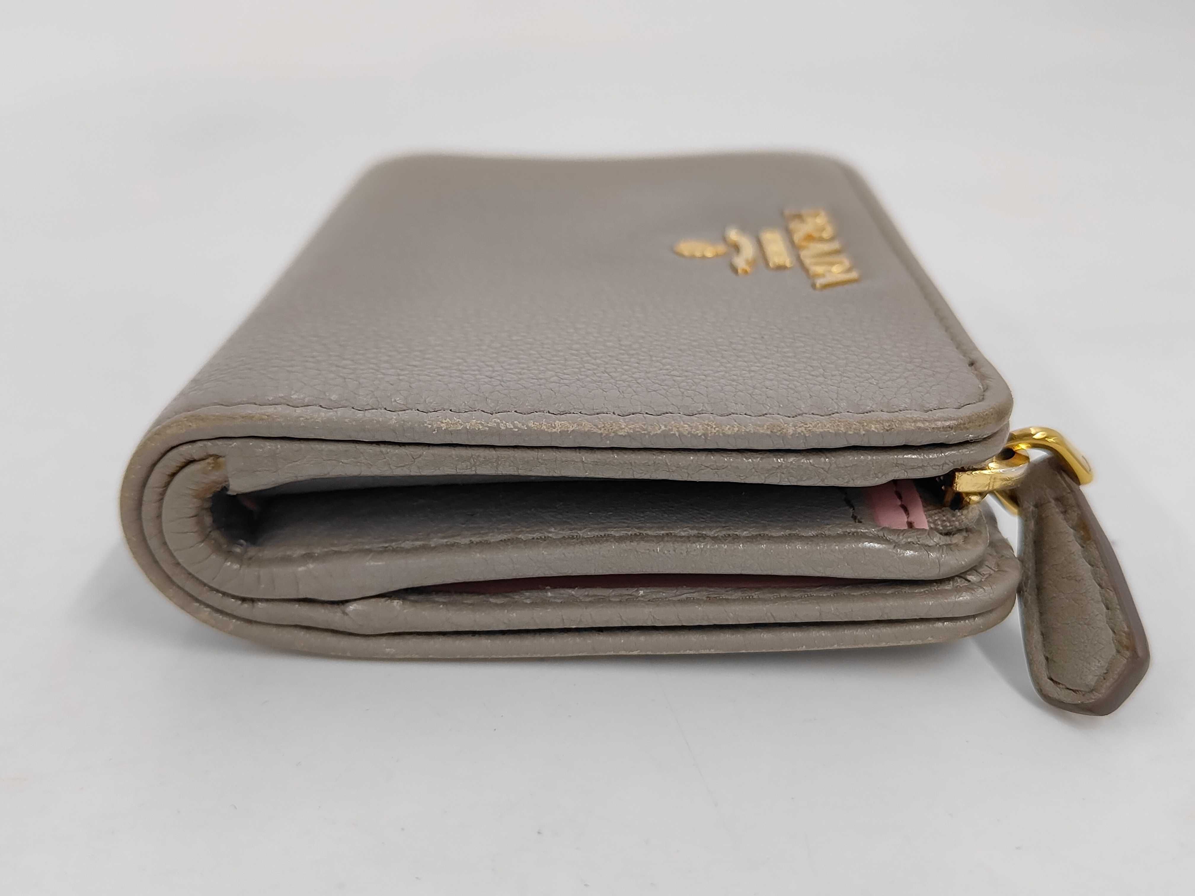 Compact Wallet, Bi-fold Wallet, Greige — view 4