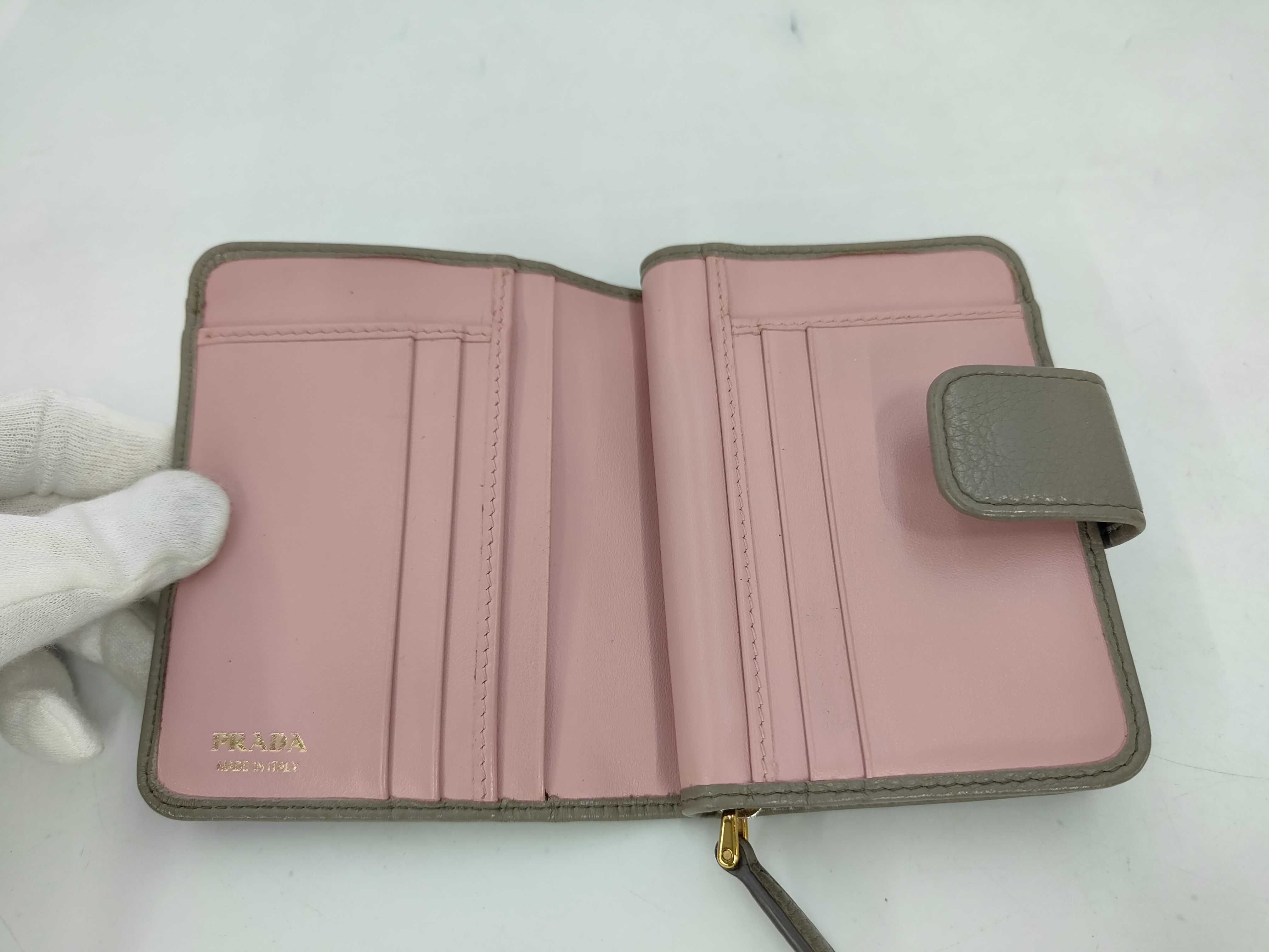 Compact Wallet, Bi-fold Wallet, Greige — view 9