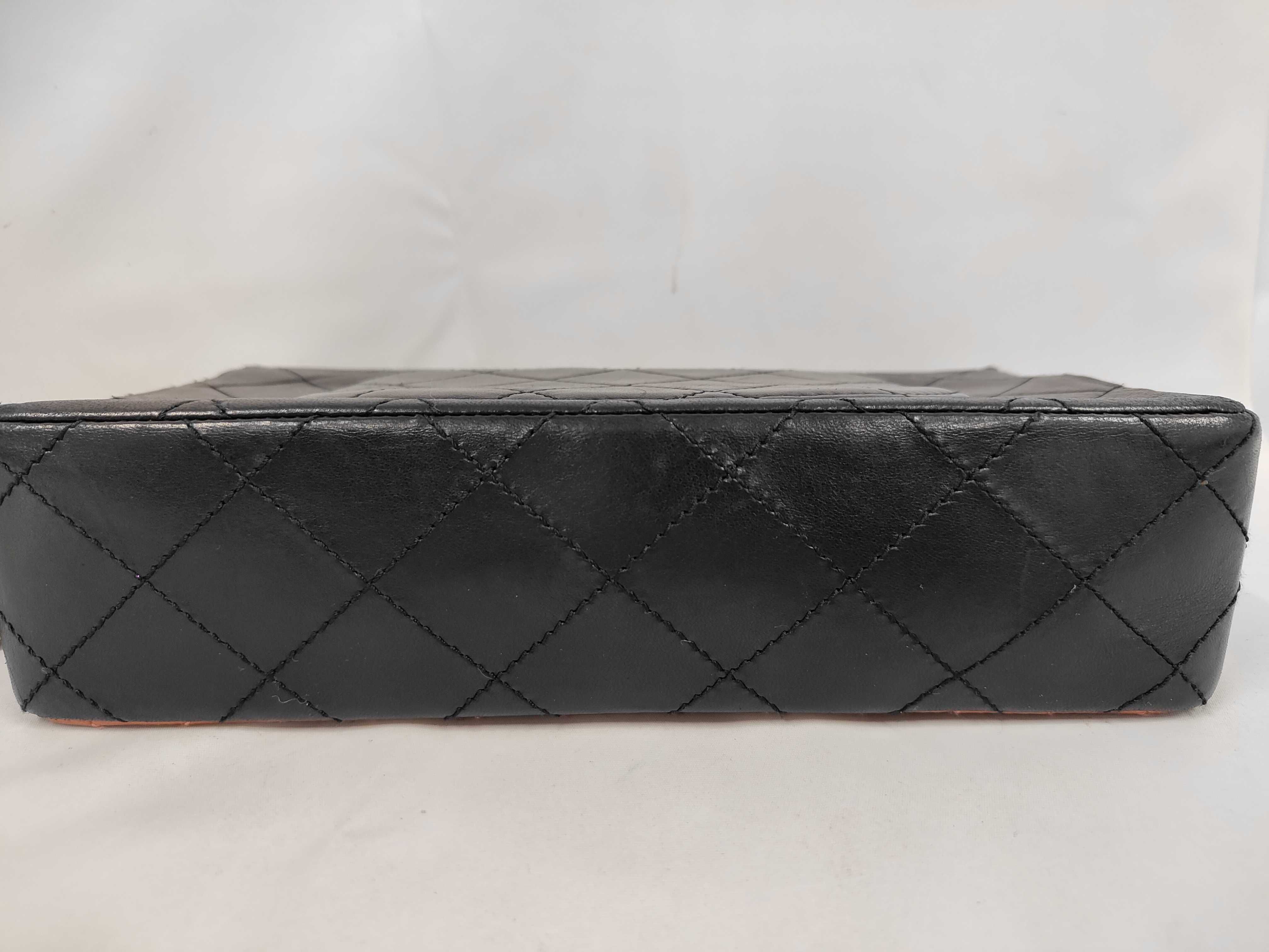 Matelassé Bicolor Single Flap Chain Bag, with original seal, serial number in the 6 range, shoulder bag. — view 4