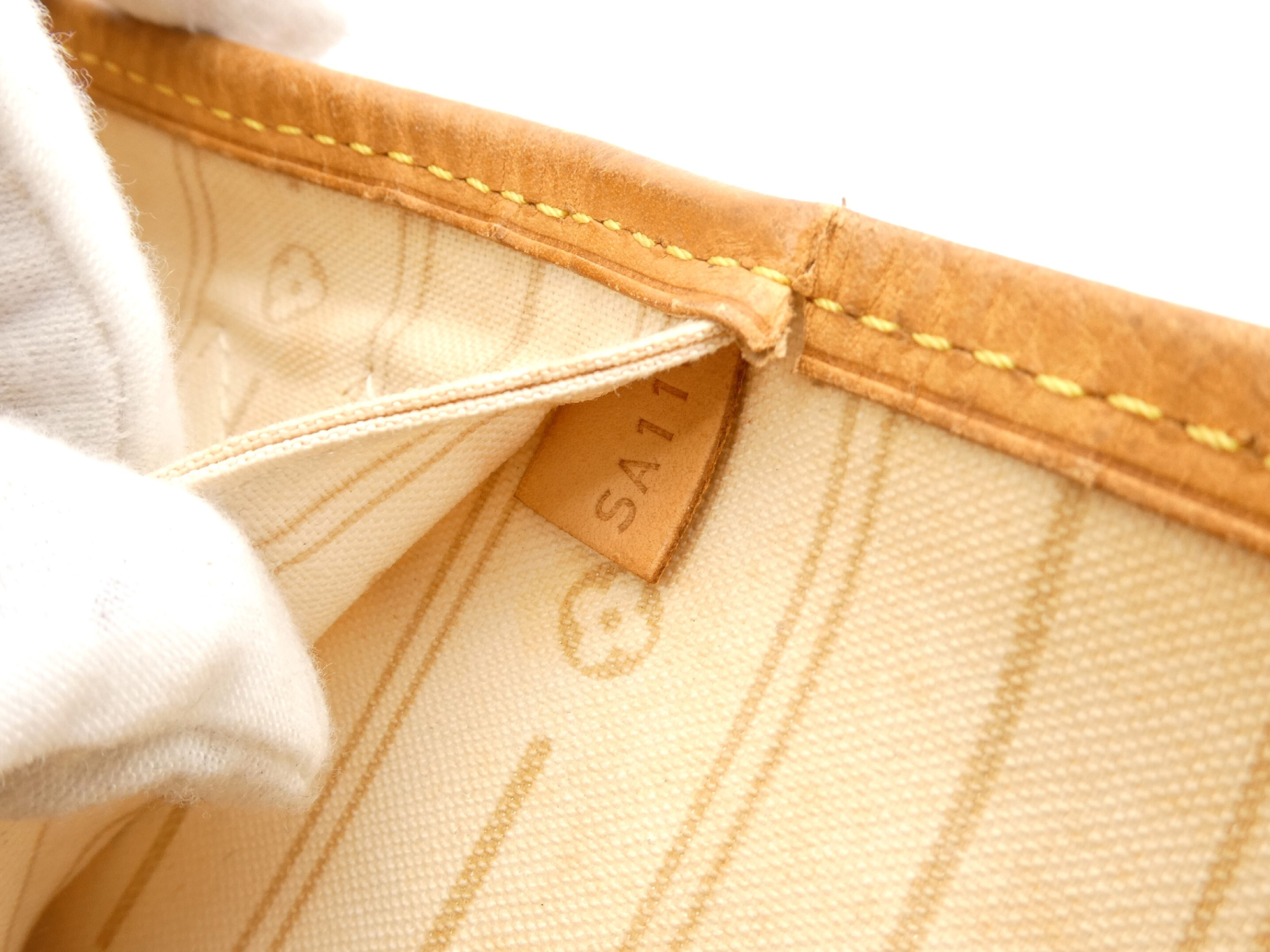 Damier Azur Neverfull MM Shoulder Bag — view 9