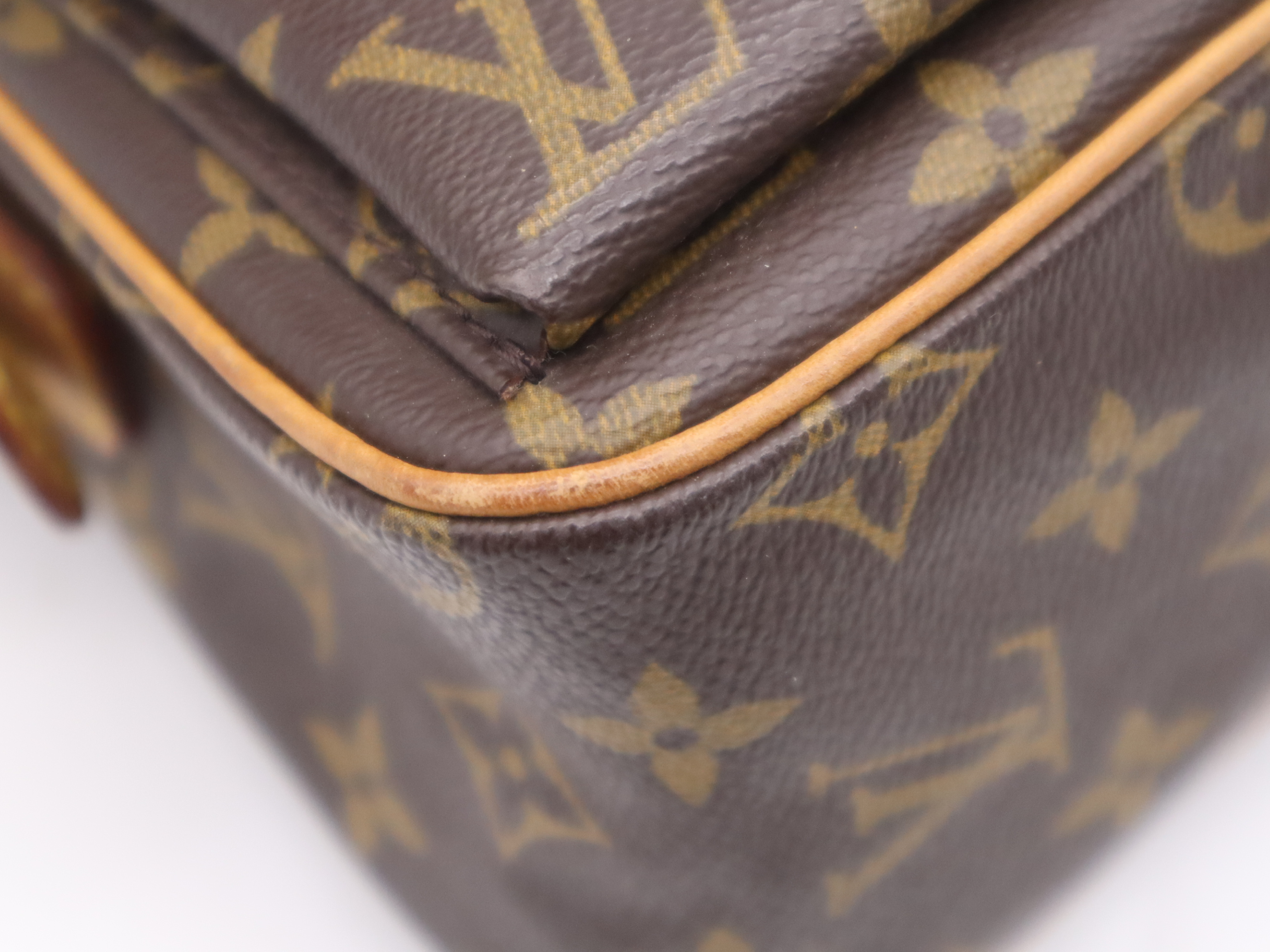 M51164 Monogram Viva Cite MM Shoulder Bag — view 10