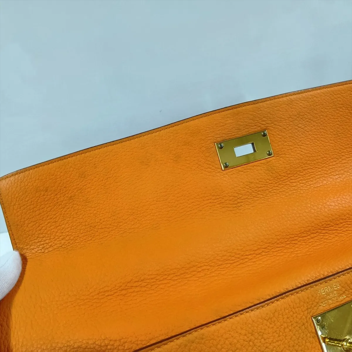 [Individually packaged] Hermes Kelly 42 Shoulder Bag, Taurillon Clemence Leather, Orange, Gold Hardware N: 2010 — view 15