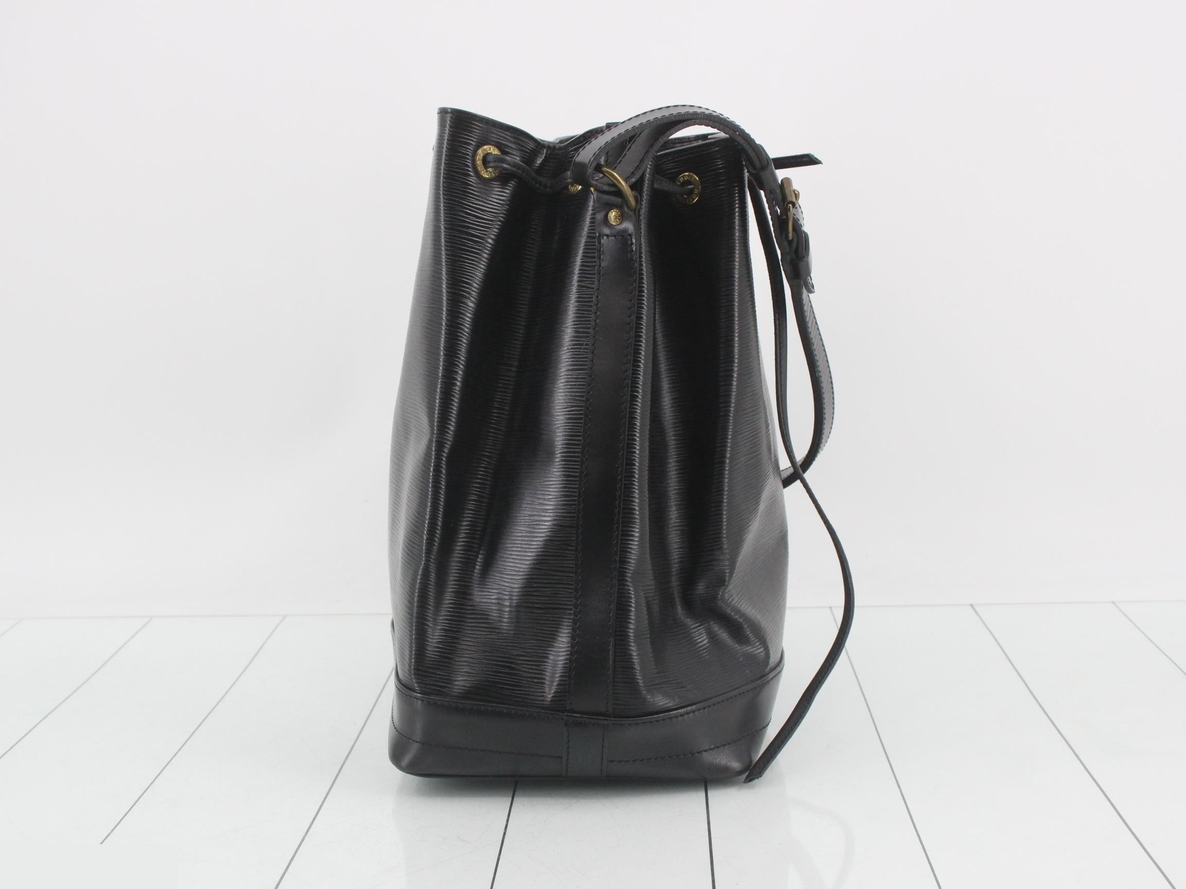 Noe Epi Shoulder Bag, Black — view 4