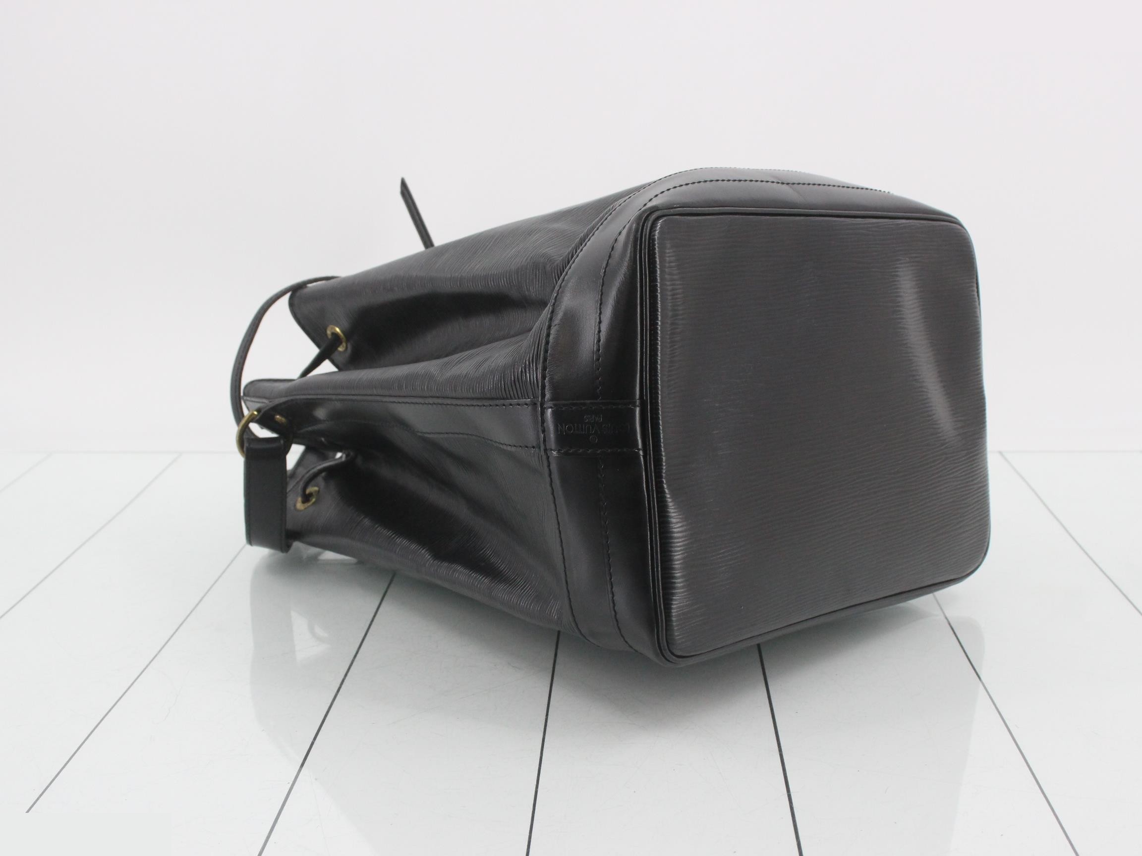 Noe Epi Shoulder Bag, Black — view 5