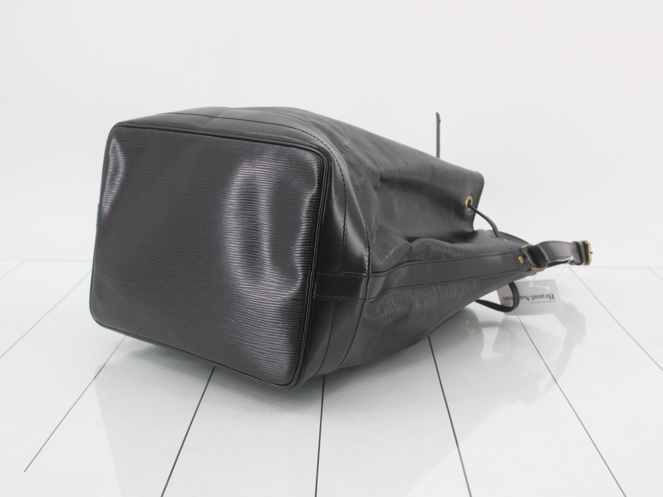 Noe Epi Shoulder Bag, Black — view 6