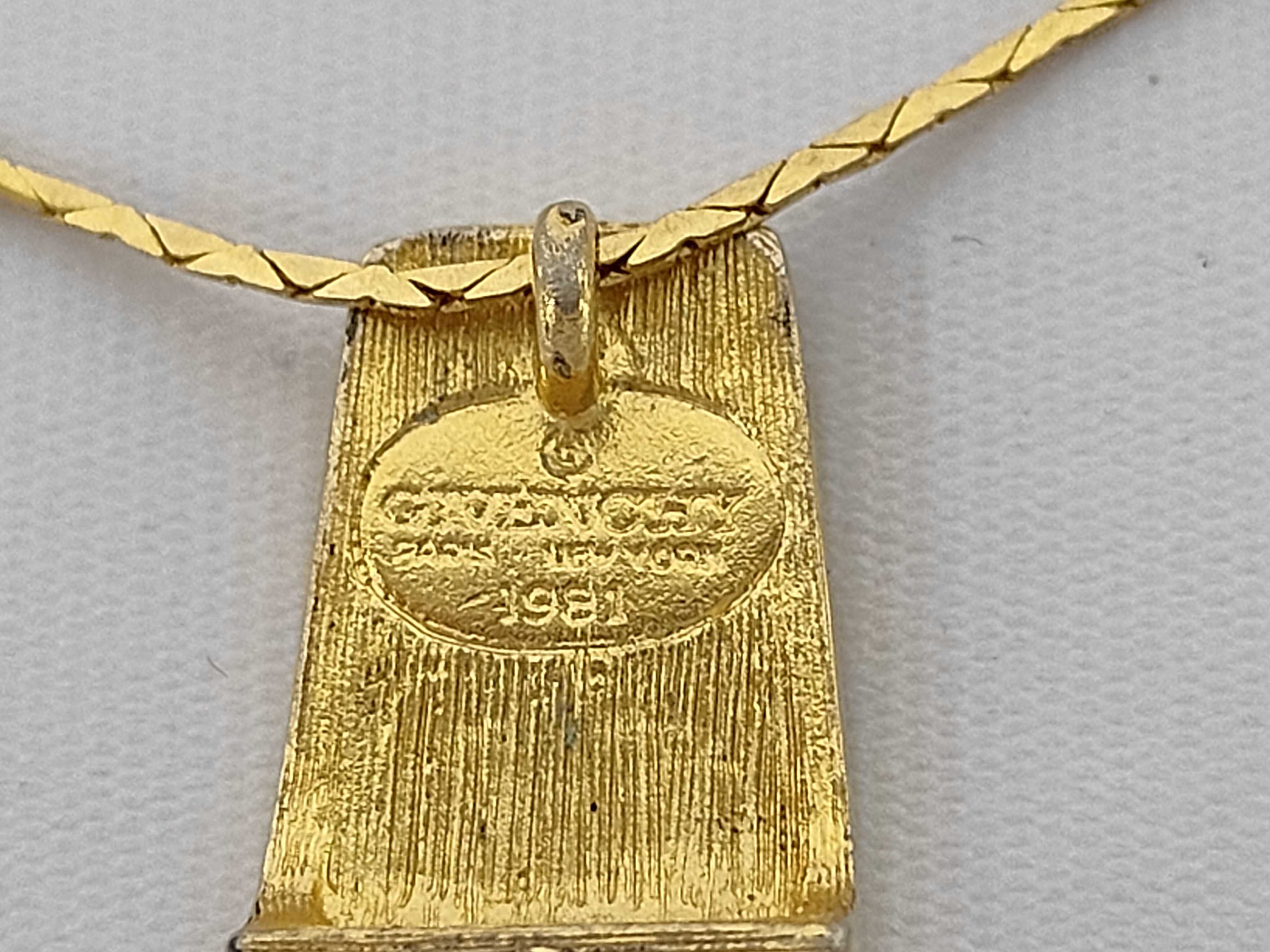 Vintage Emerald Green Gold Necklace with G Logo — view 3