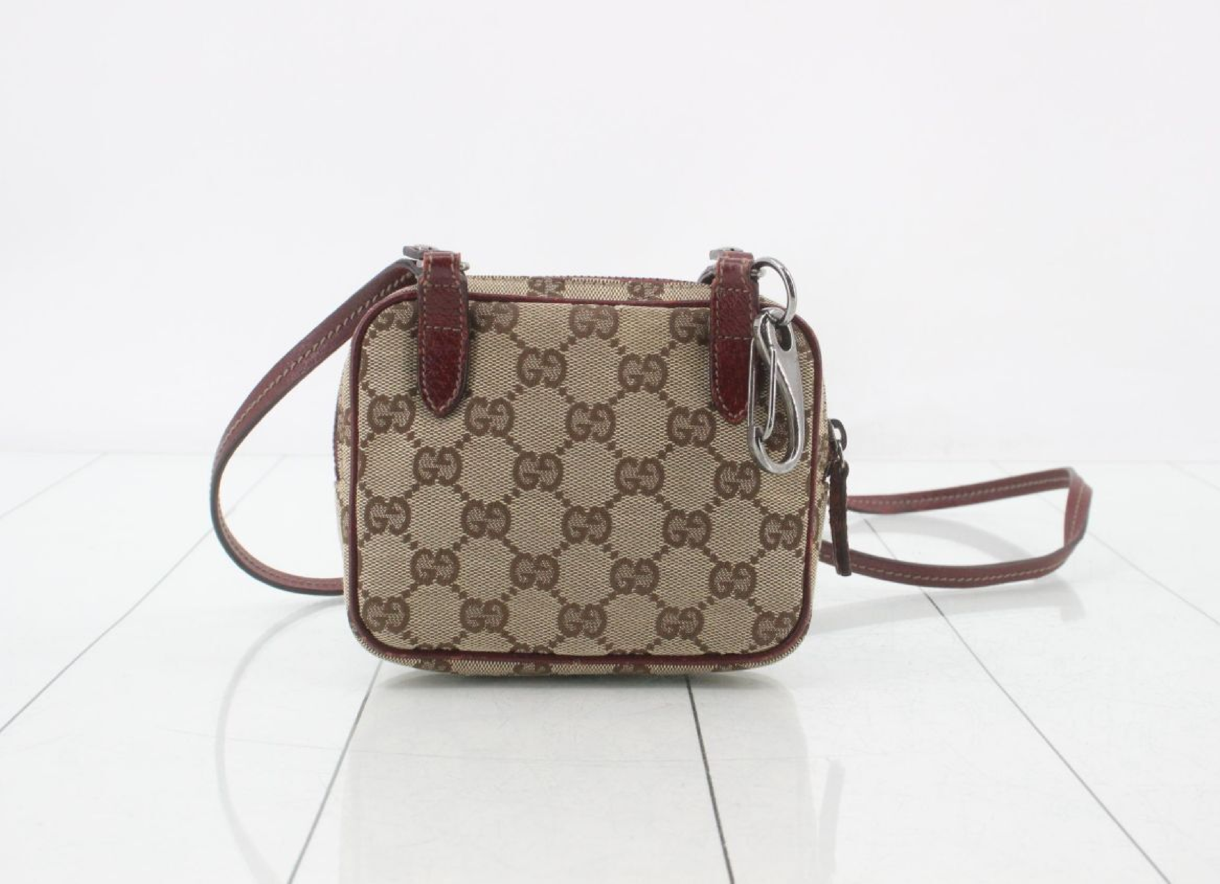 GG Canvas Shoulder Bag — view 2
