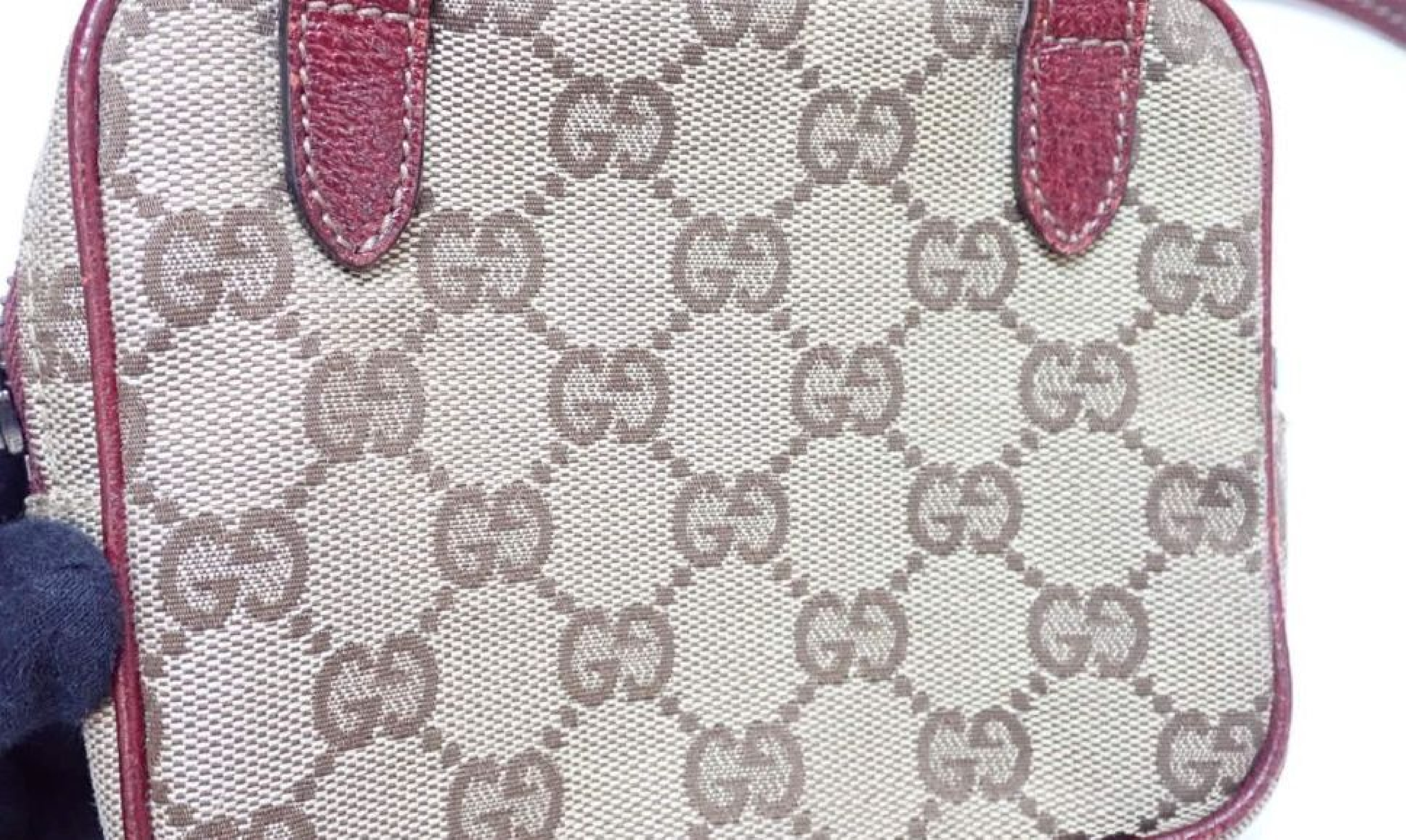 GG Canvas Shoulder Bag — view 5