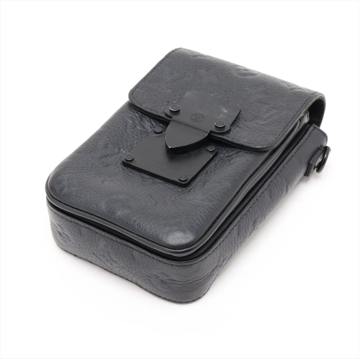 Taurillon Monogram S-Lock Vertical Wearable Wallet M81524 Black — view 3