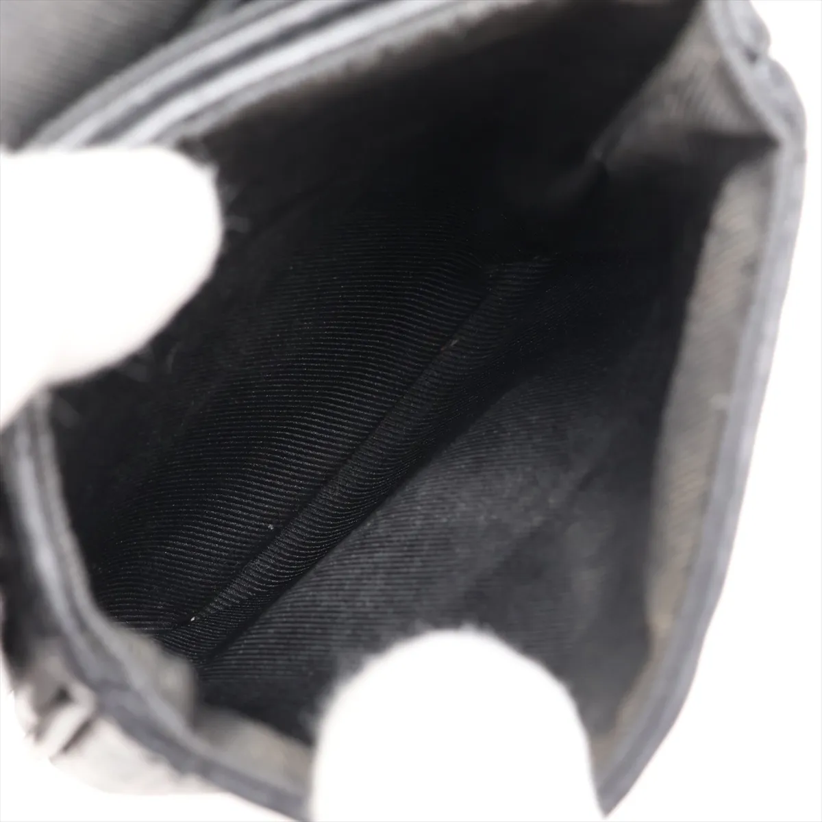 Taurillon Monogram S-Lock Vertical Wearable Wallet M81524 Black — view 7