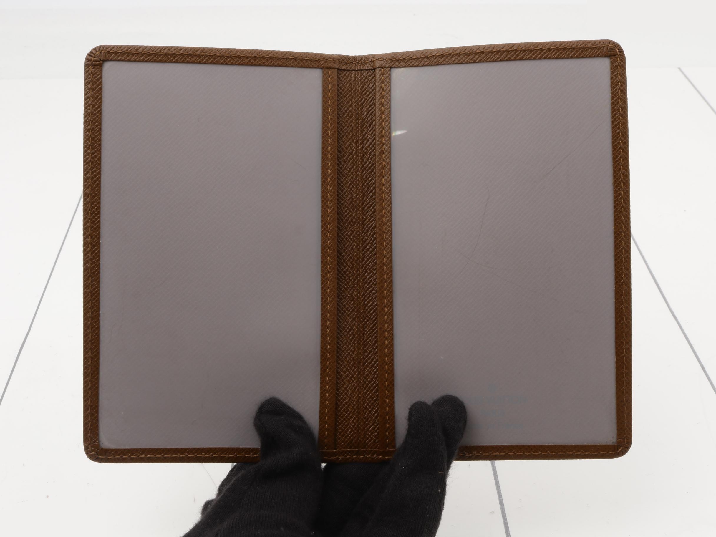 Pass case — view 4