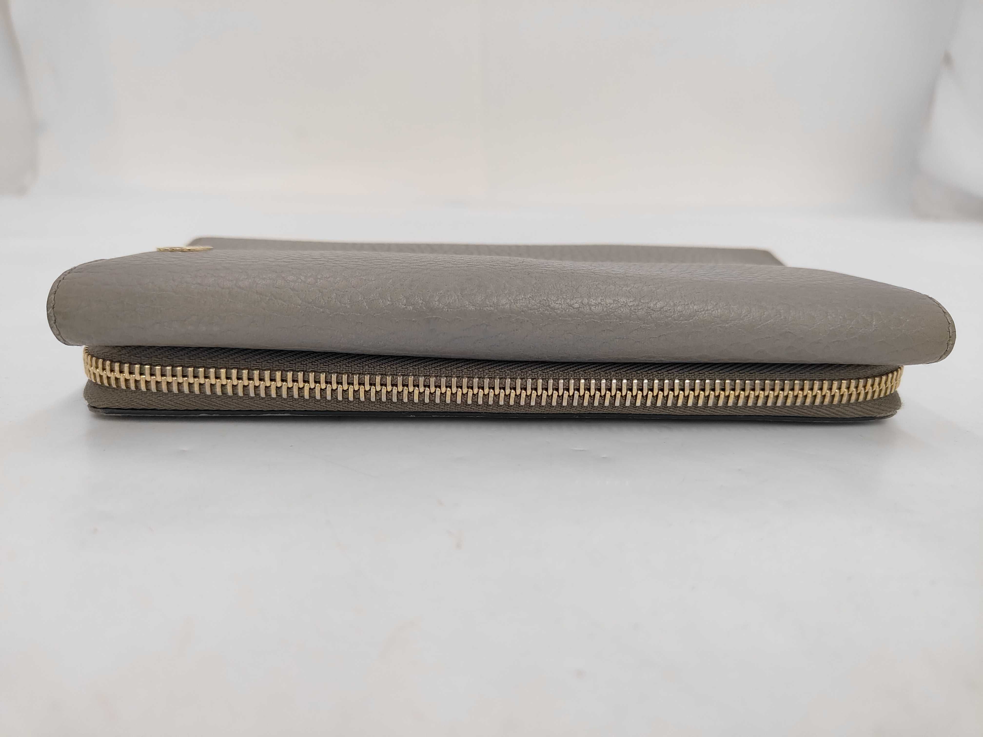 Interlocking Long Wallet, Round Leather, Gray, 449397 — view 6
