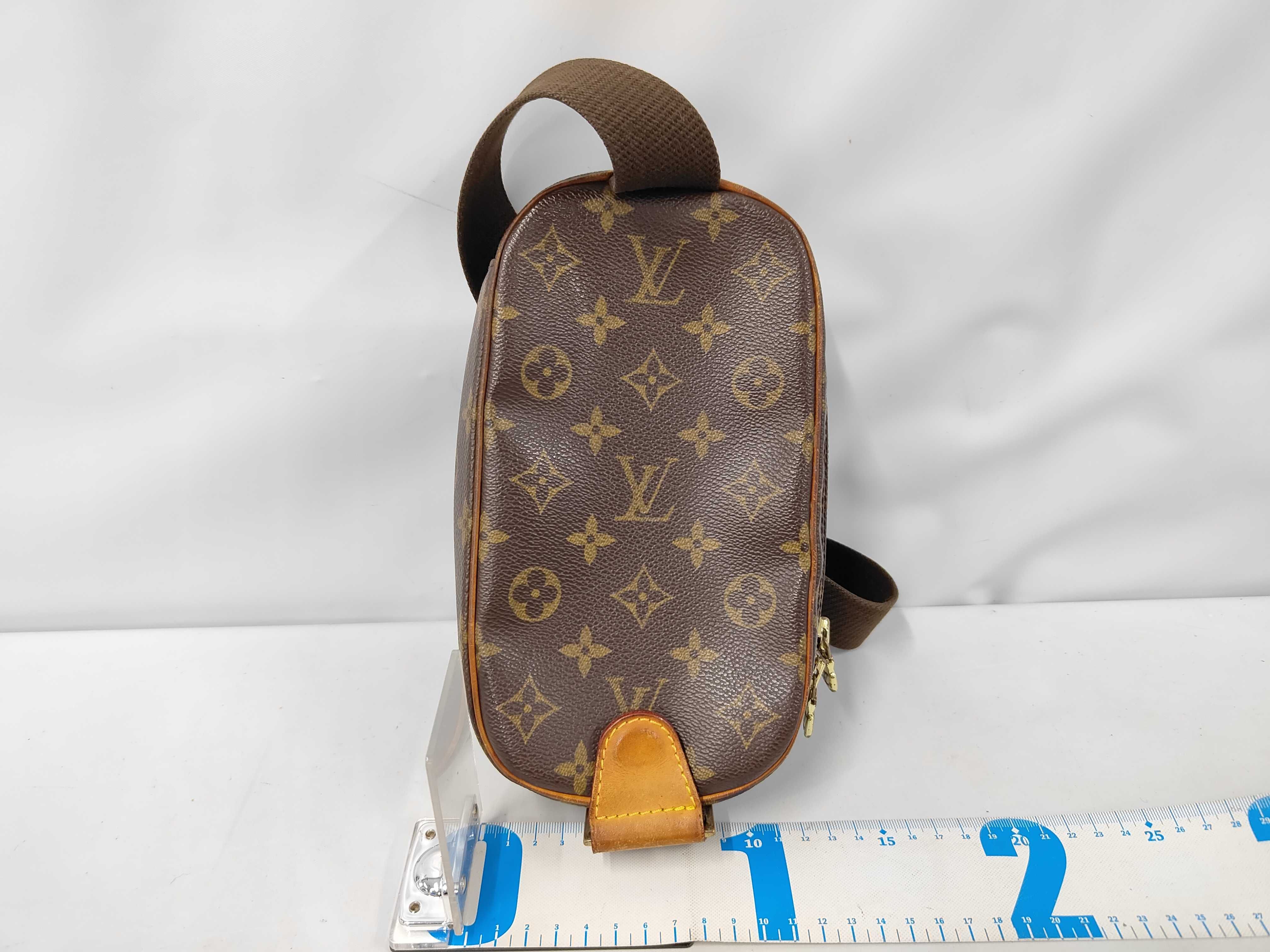 Pochette Gange Monogram Body Bag Shoulder Bag — view 2