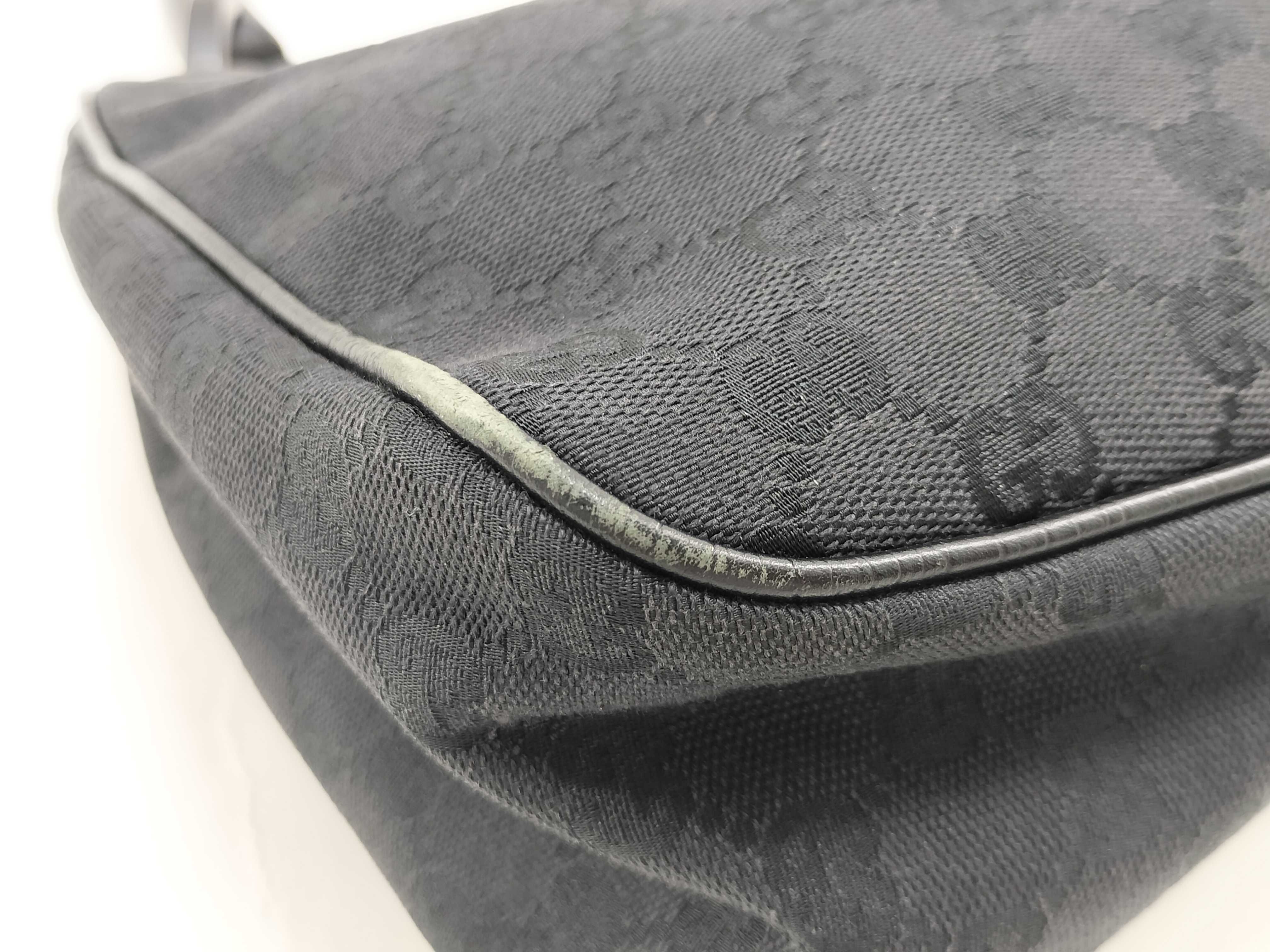 GG Canvas Gucci GG Canvas Horsewood Wood Handle 106495 Black One Shoulder Handbag — view 4