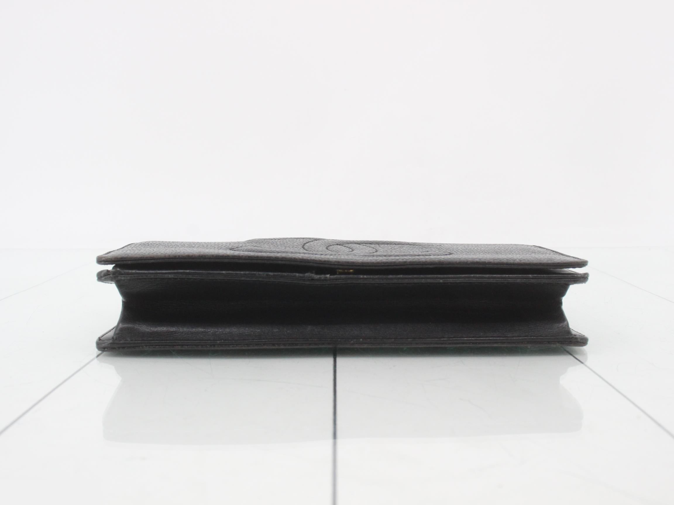 Chain wallet — view 3