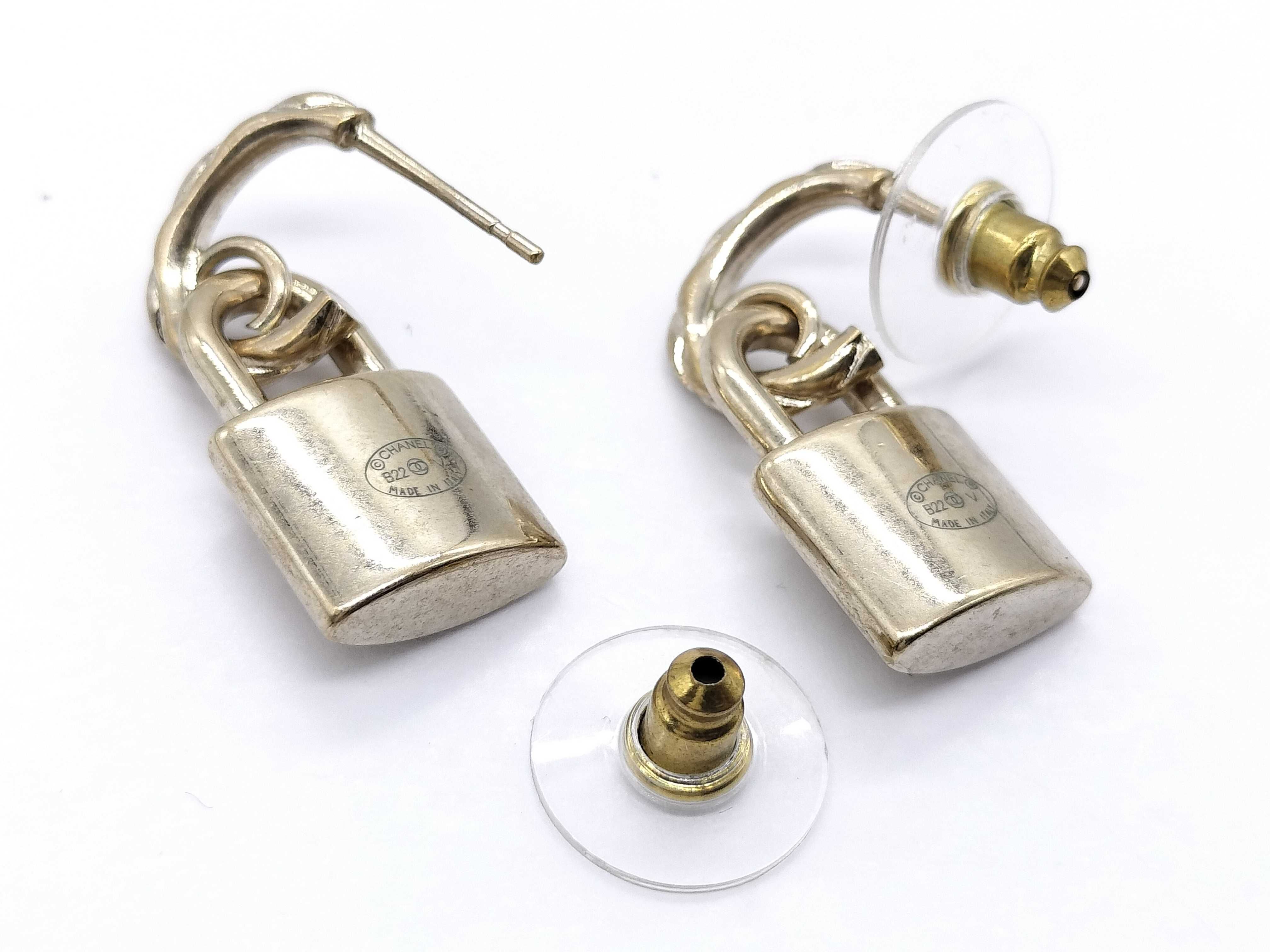 B22 V Padlock Earrings — view 3