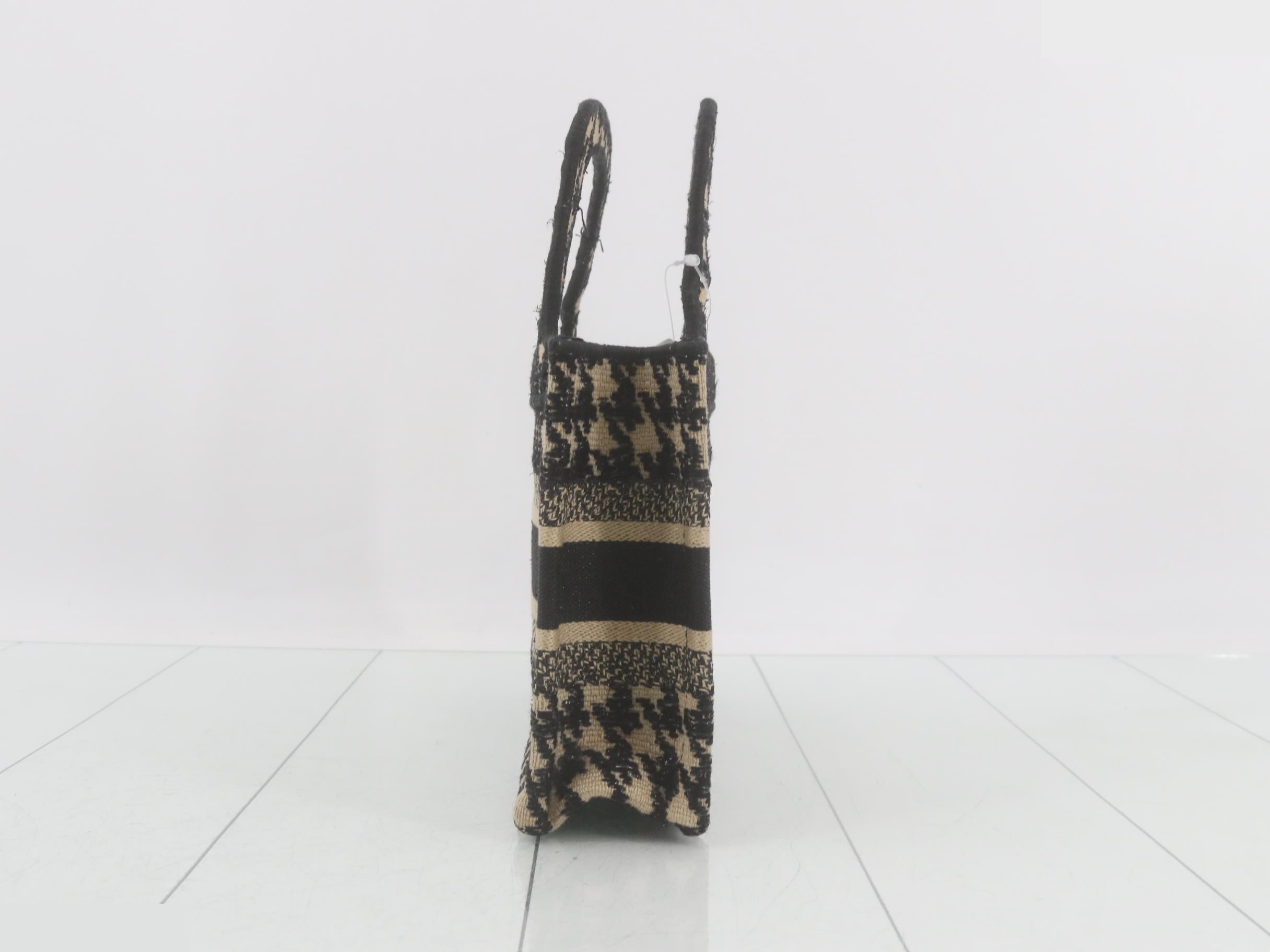 Book Tote — view 4