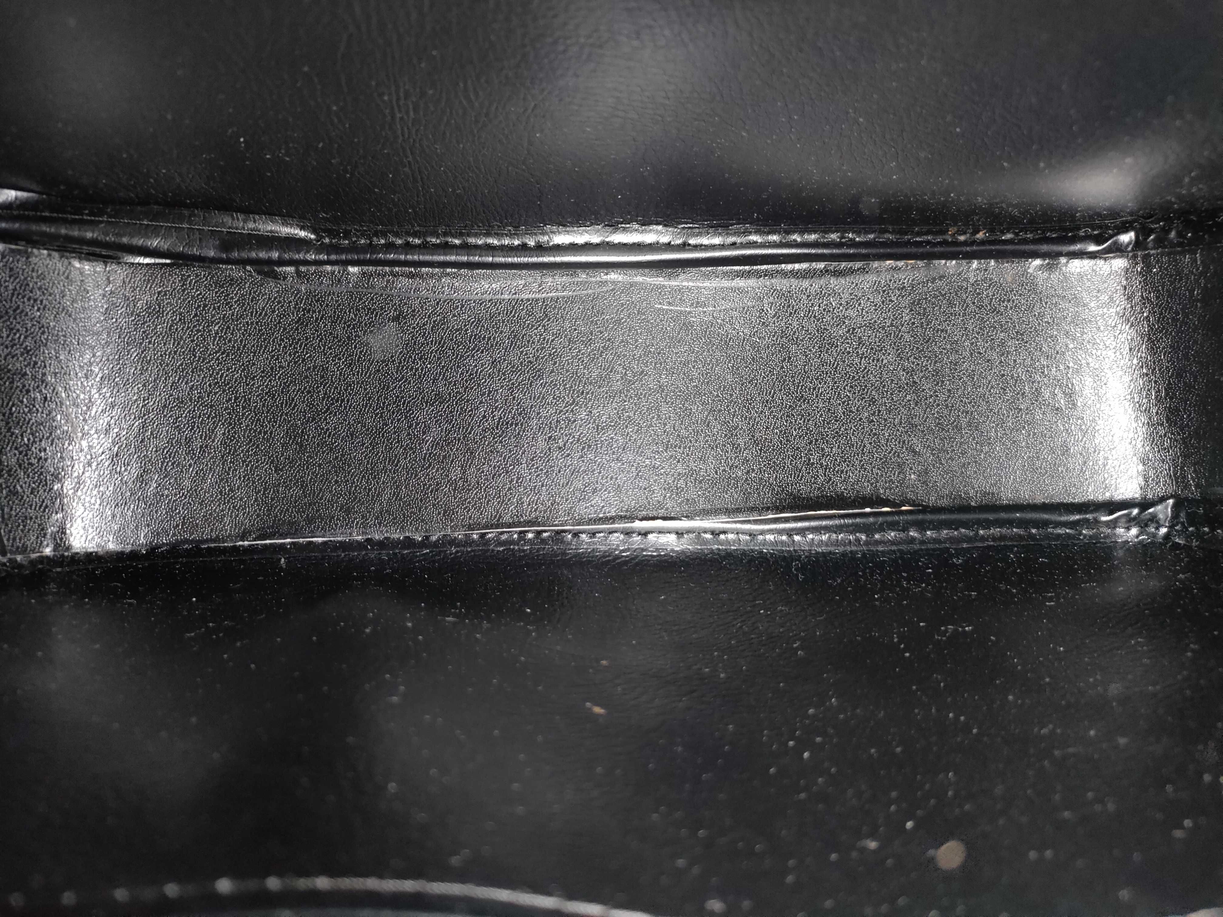 shoulder bag. — view 10