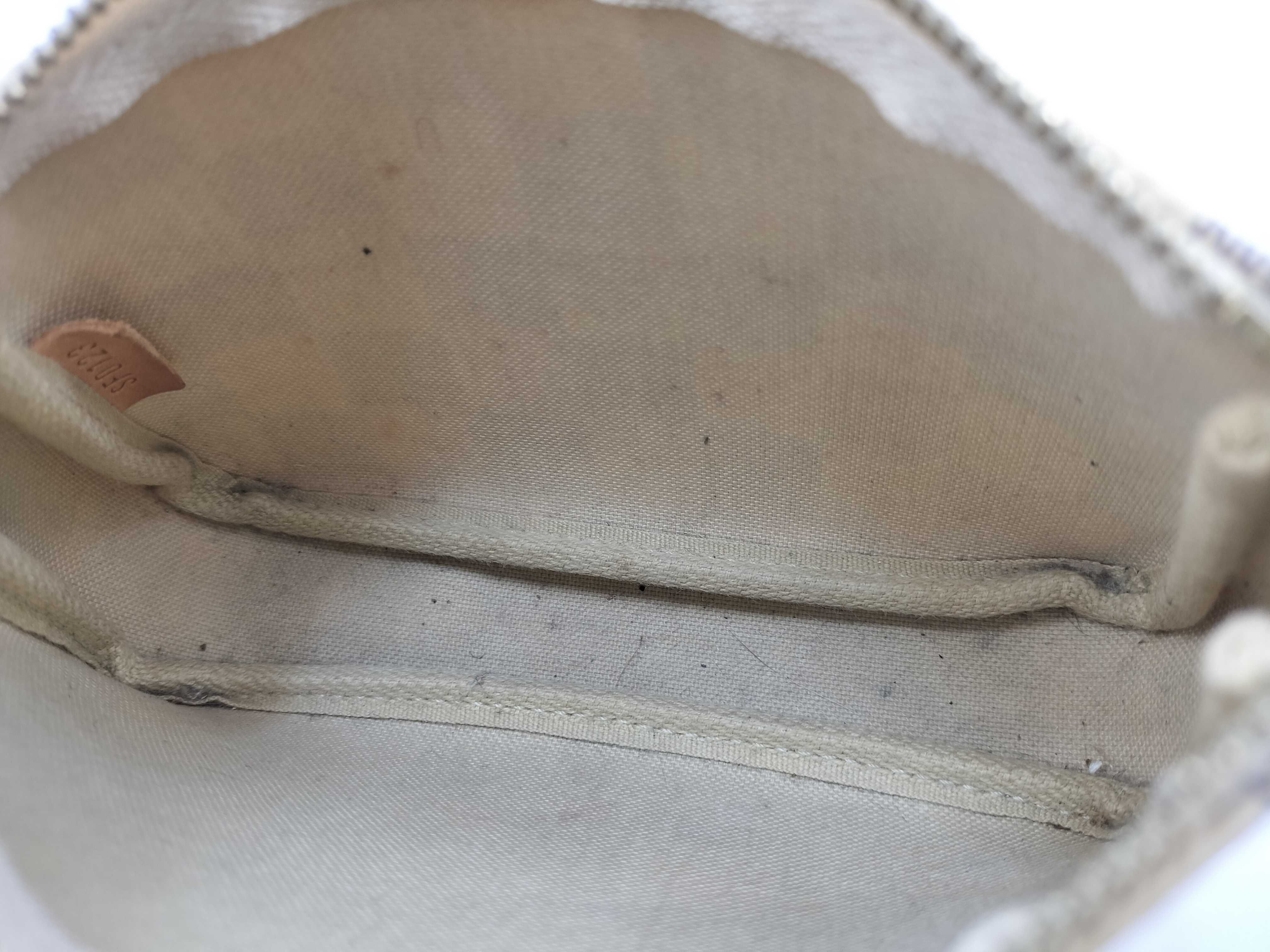 Damier Azur Vuitton Mini Accessoires Damier Pouch — view 11