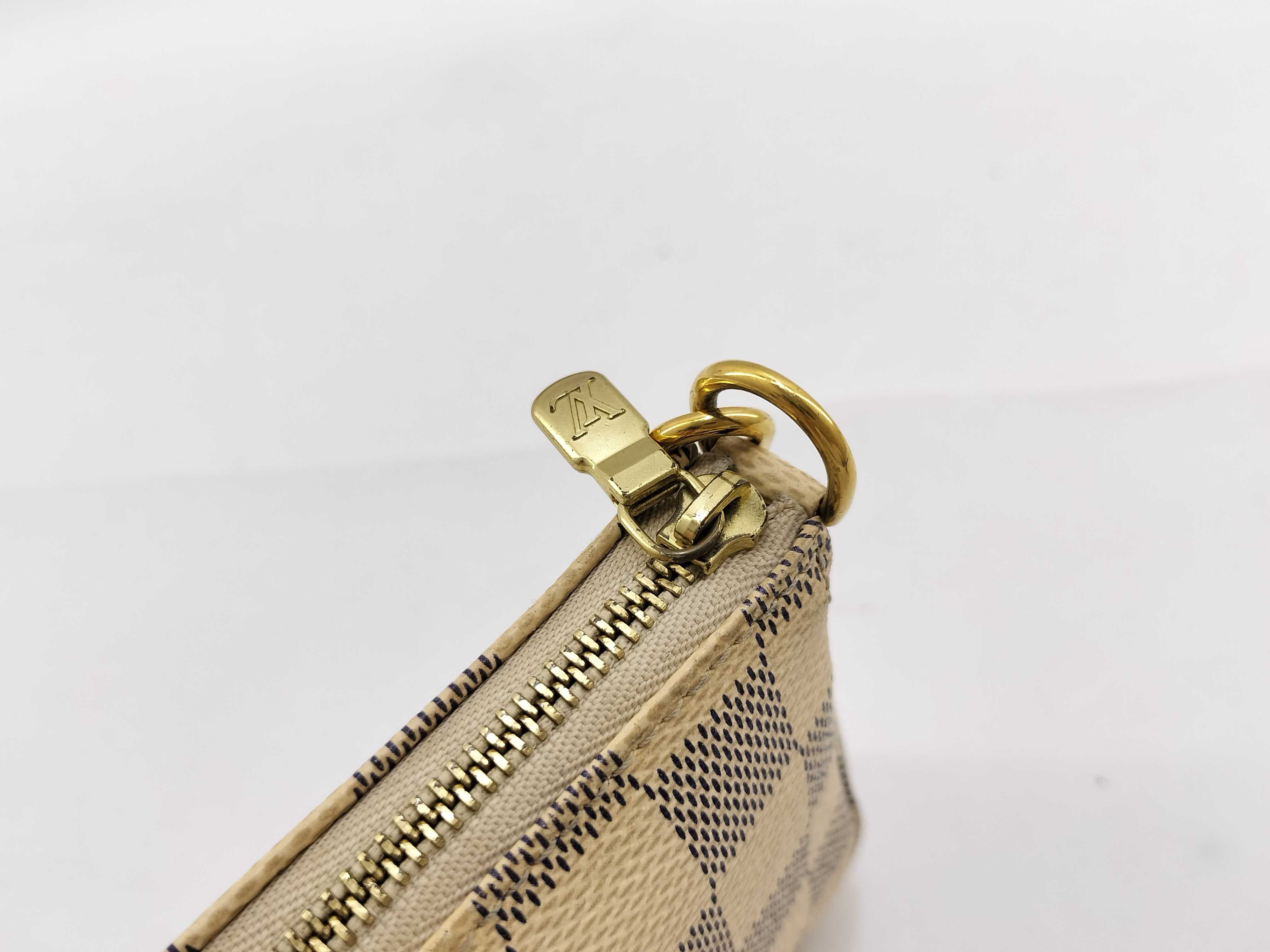 Damier Azur Vuitton Mini Accessoires Damier Pouch — view 9