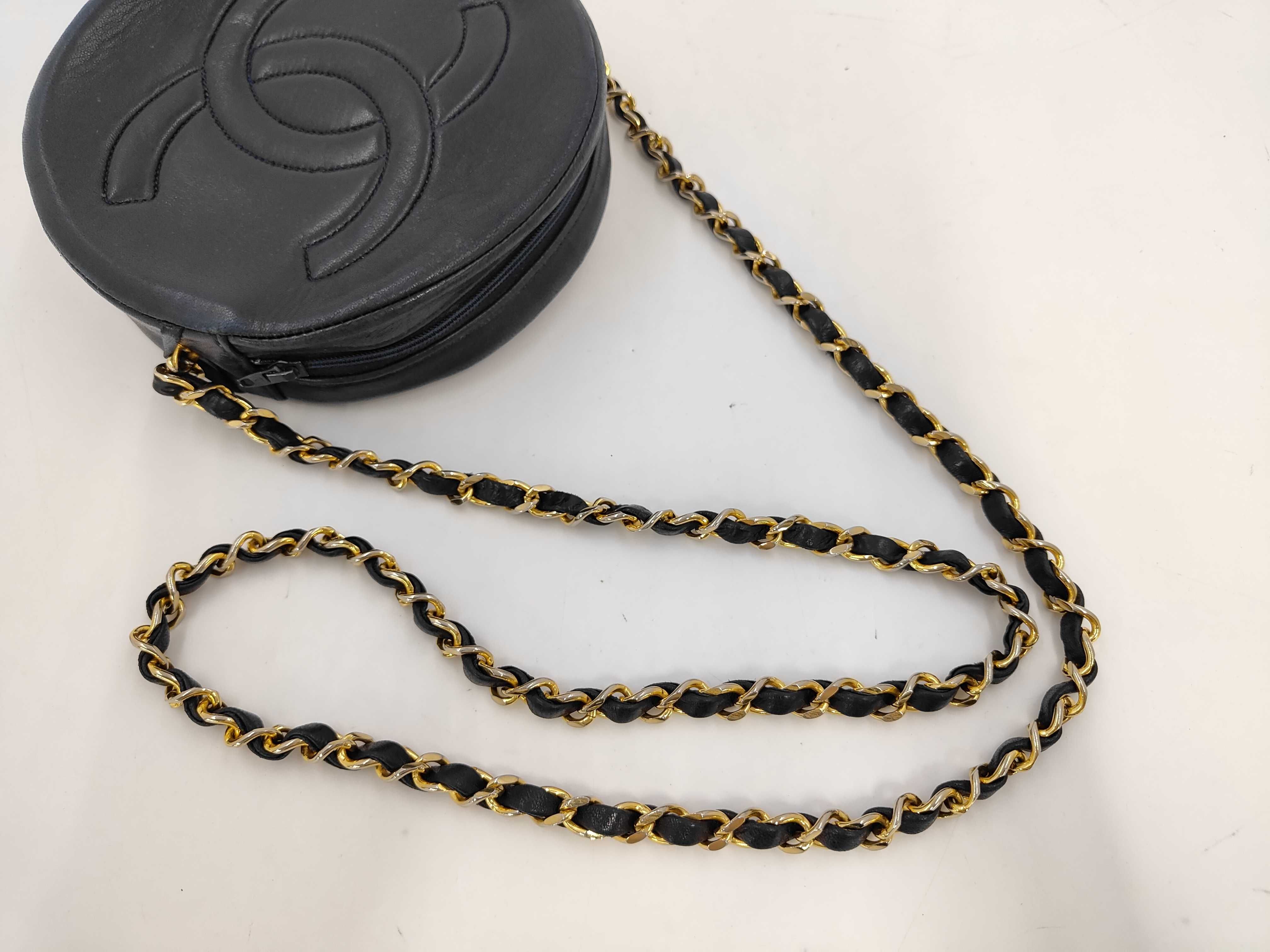 Coco Mark Matelassé Chain Bag Shoulder Bag — view 5
