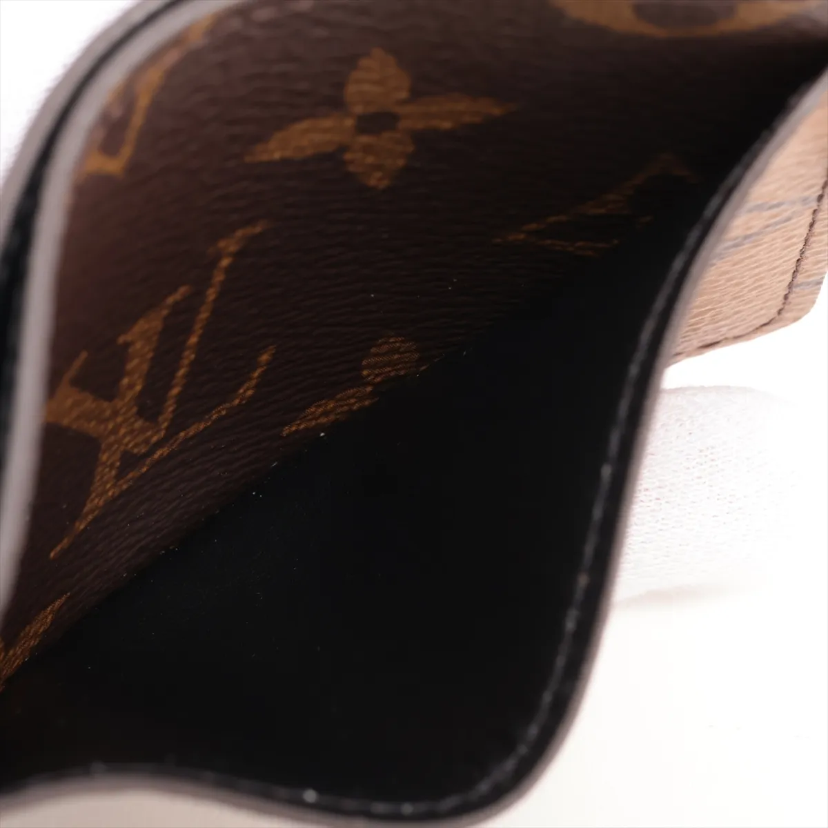 Monogram Reverse Portecarte Simple M69161 Camel x Black Pass Case (RFID Activated) — view 3