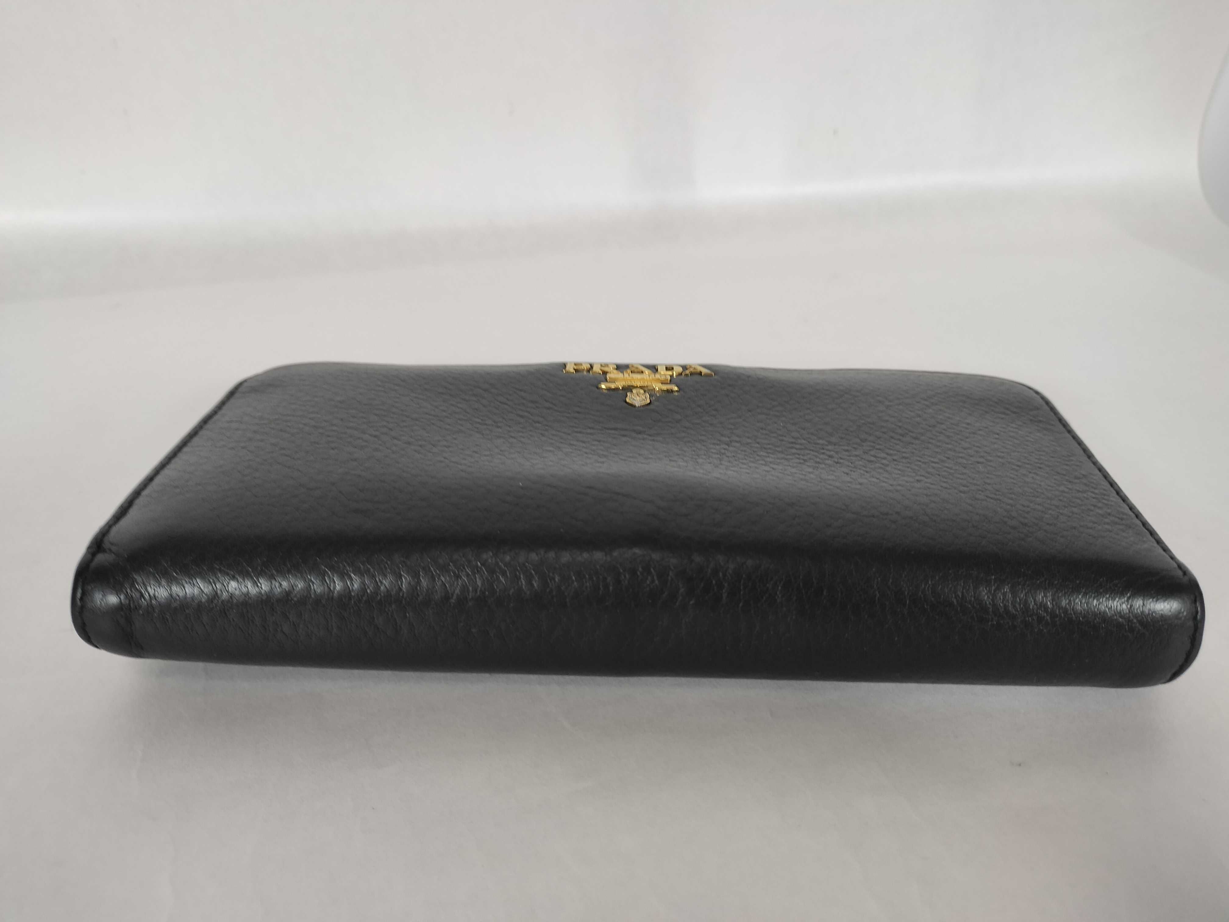 grained leather round long wallet black serial number wallet — view 4