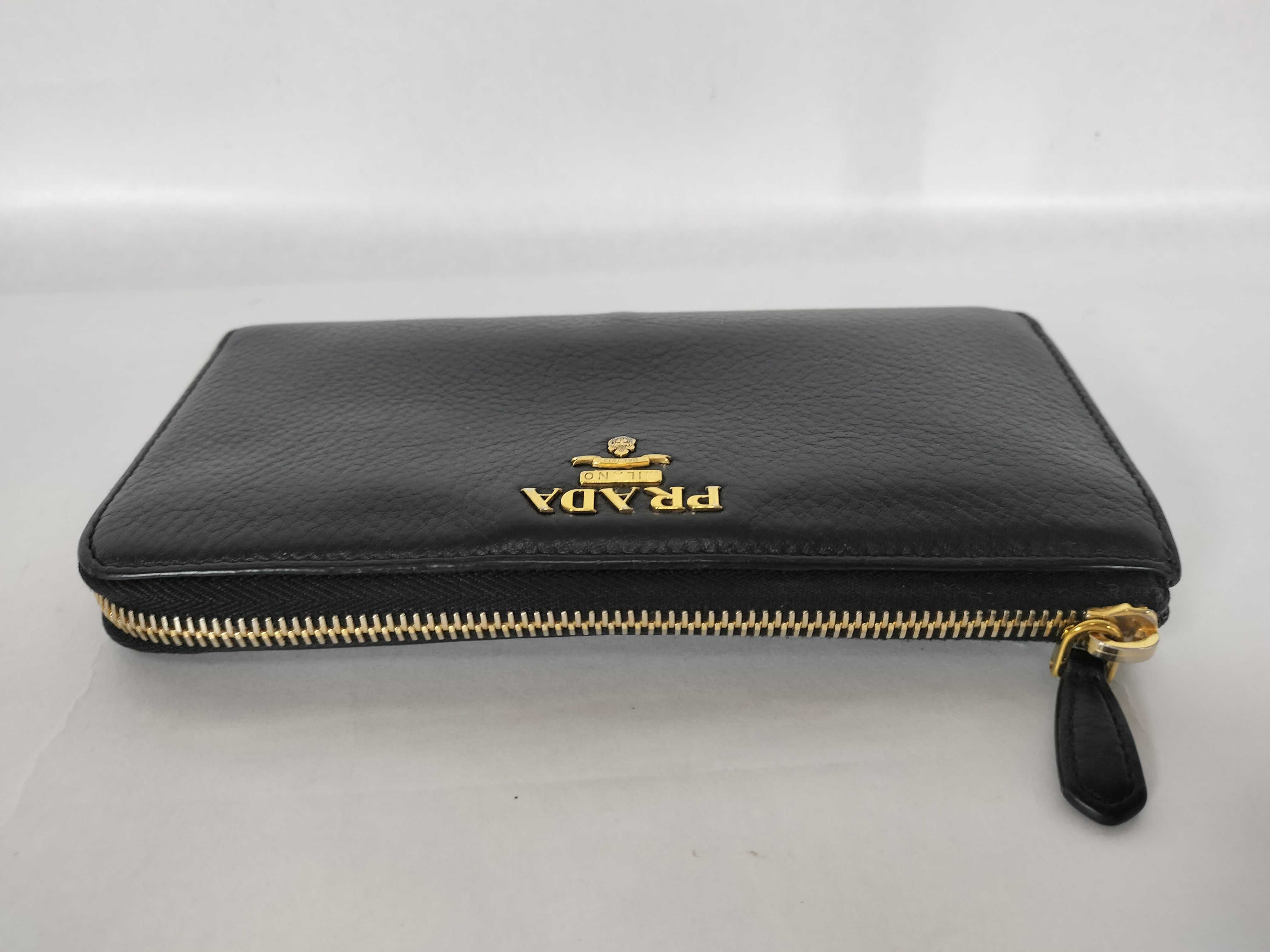 grained leather round long wallet black serial number wallet — view 5