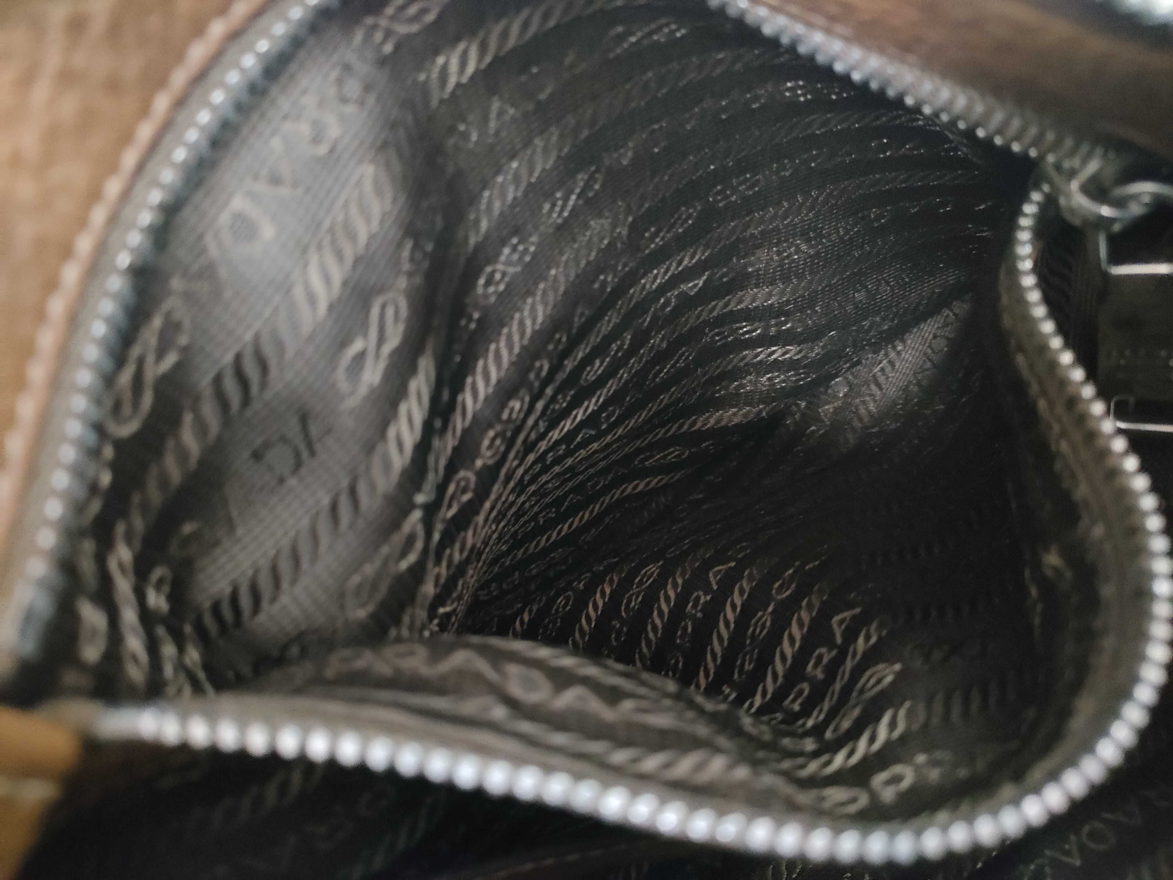 Vitello Daino Calfskin Shoulder Bag — view 11