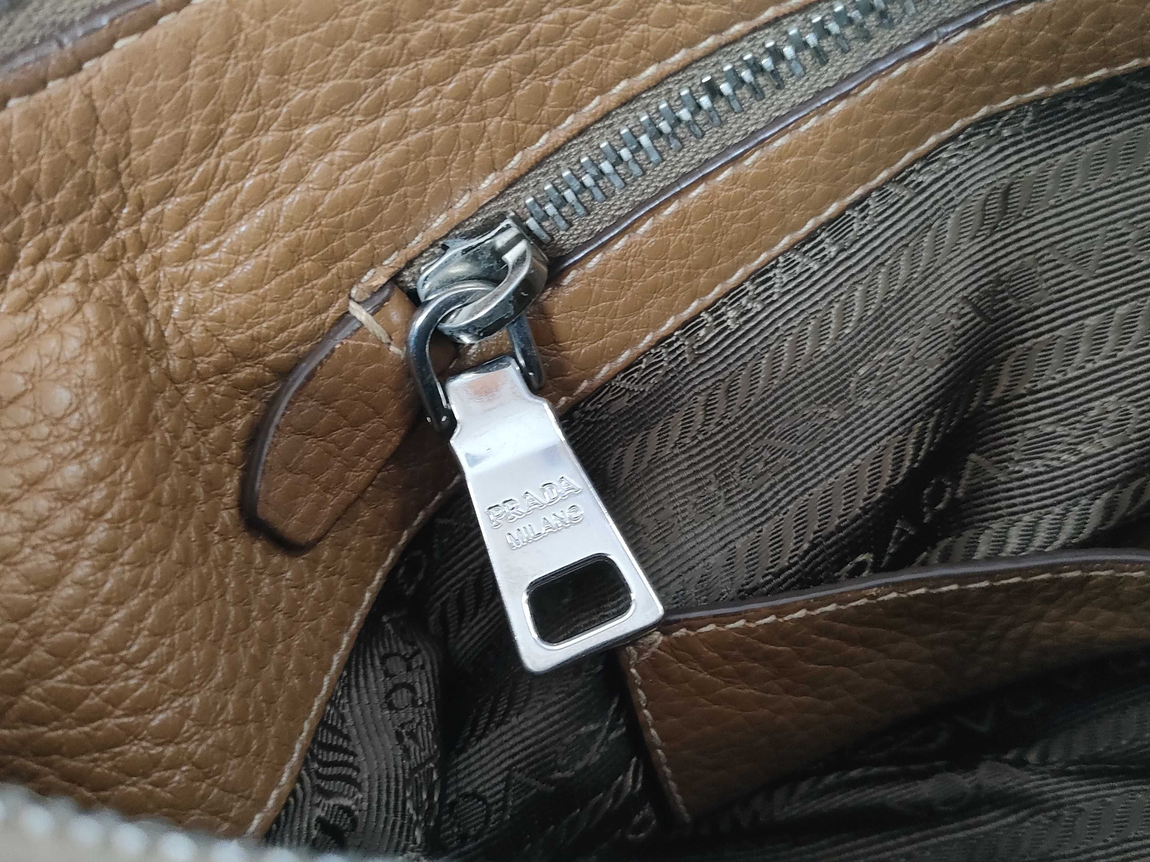 Vitello Daino Calfskin Shoulder Bag — view 12