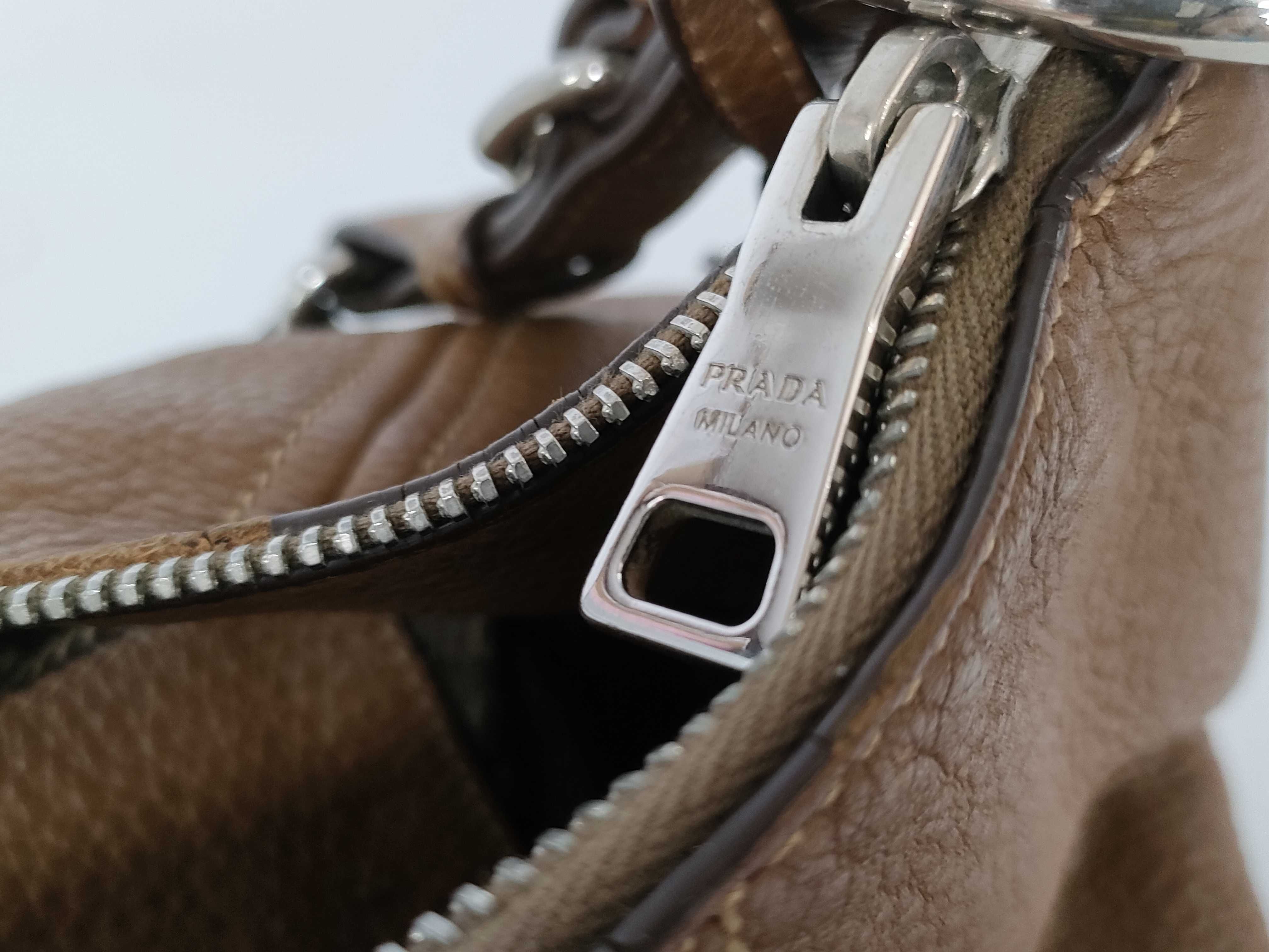 Vitello Daino Calfskin Shoulder Bag — view 14