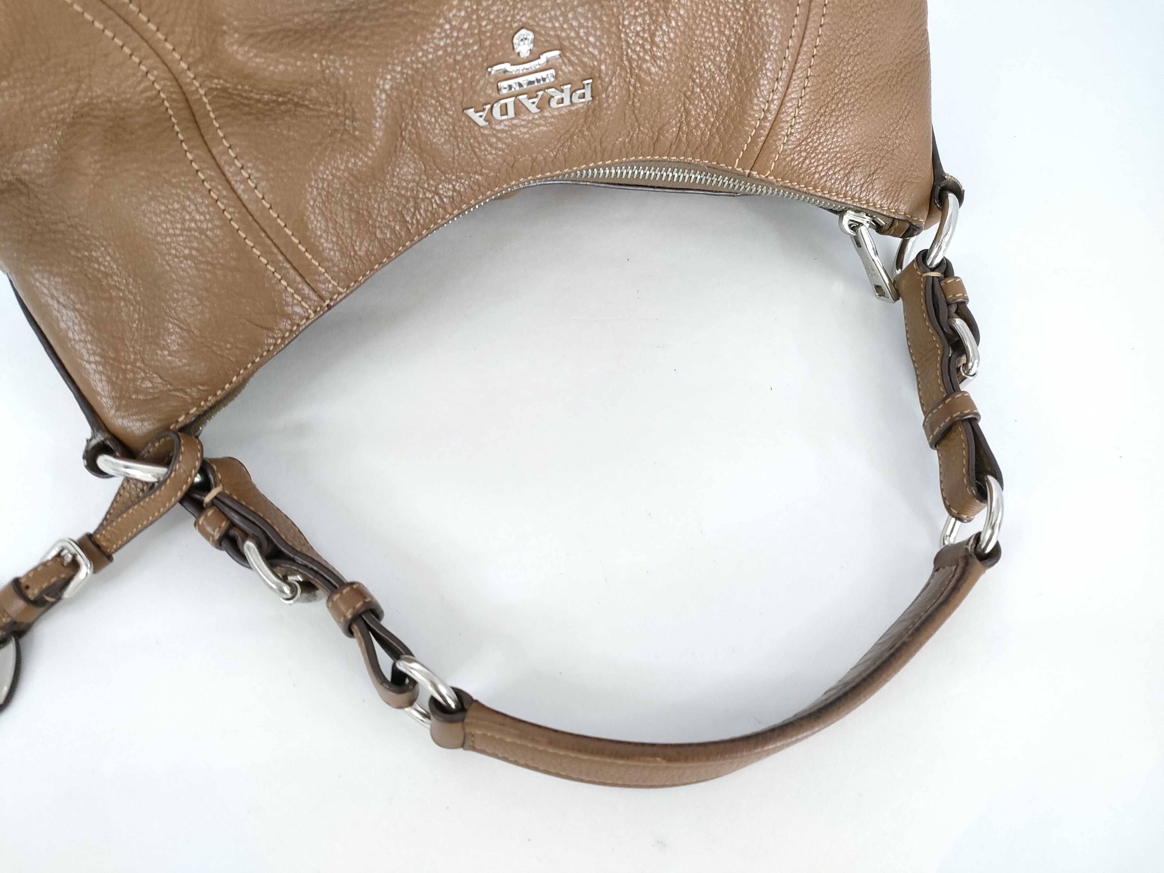 Vitello Daino Calfskin Shoulder Bag — view 3
