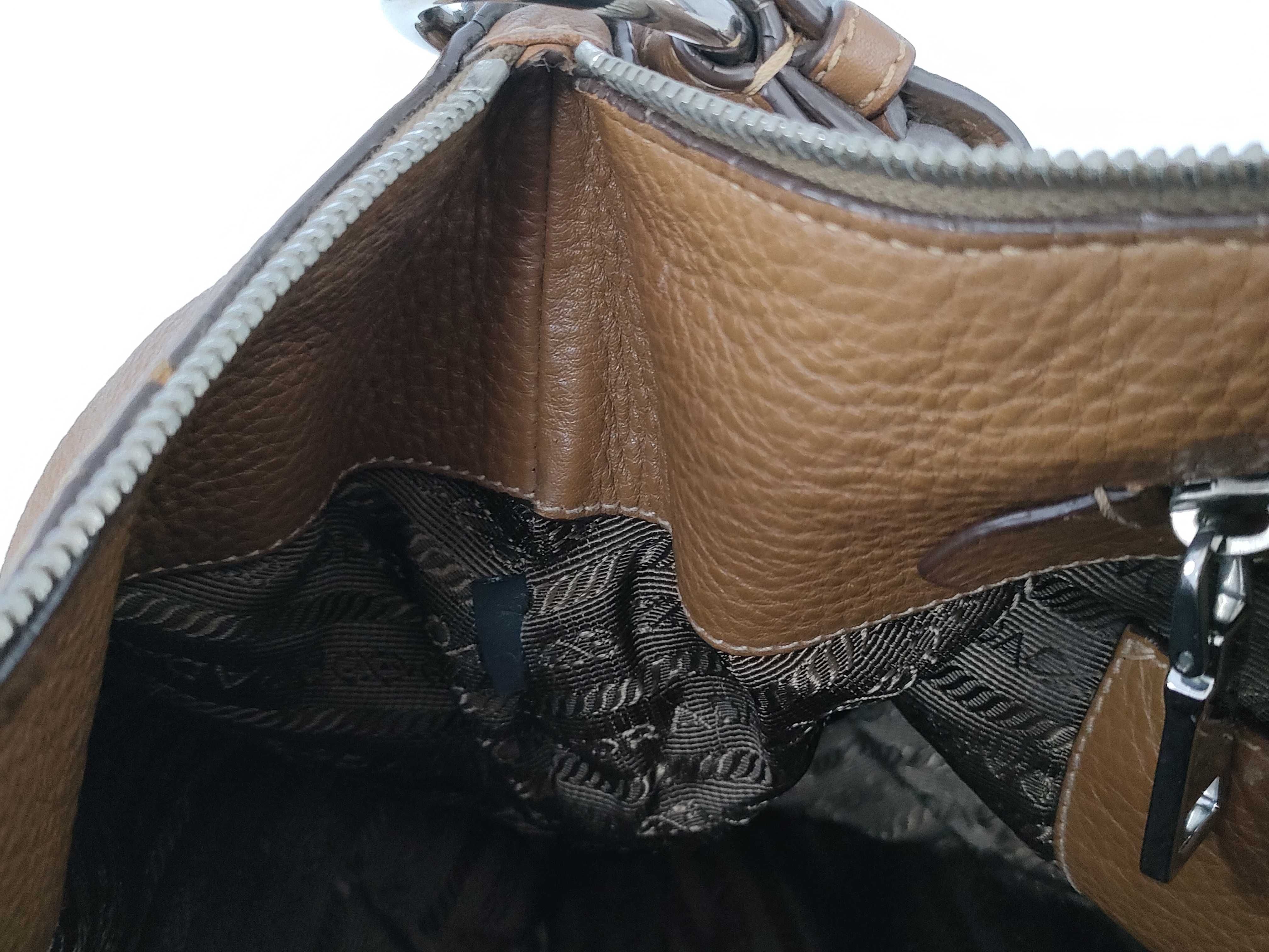 Vitello Daino Calfskin Shoulder Bag — view 10