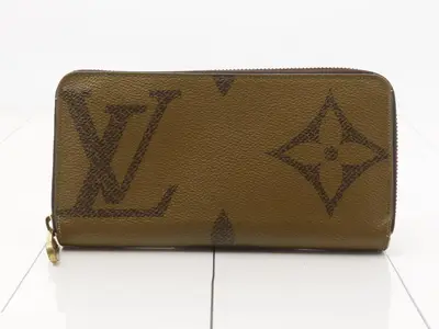 LV Zippy Wallet Monogram Giant M69353