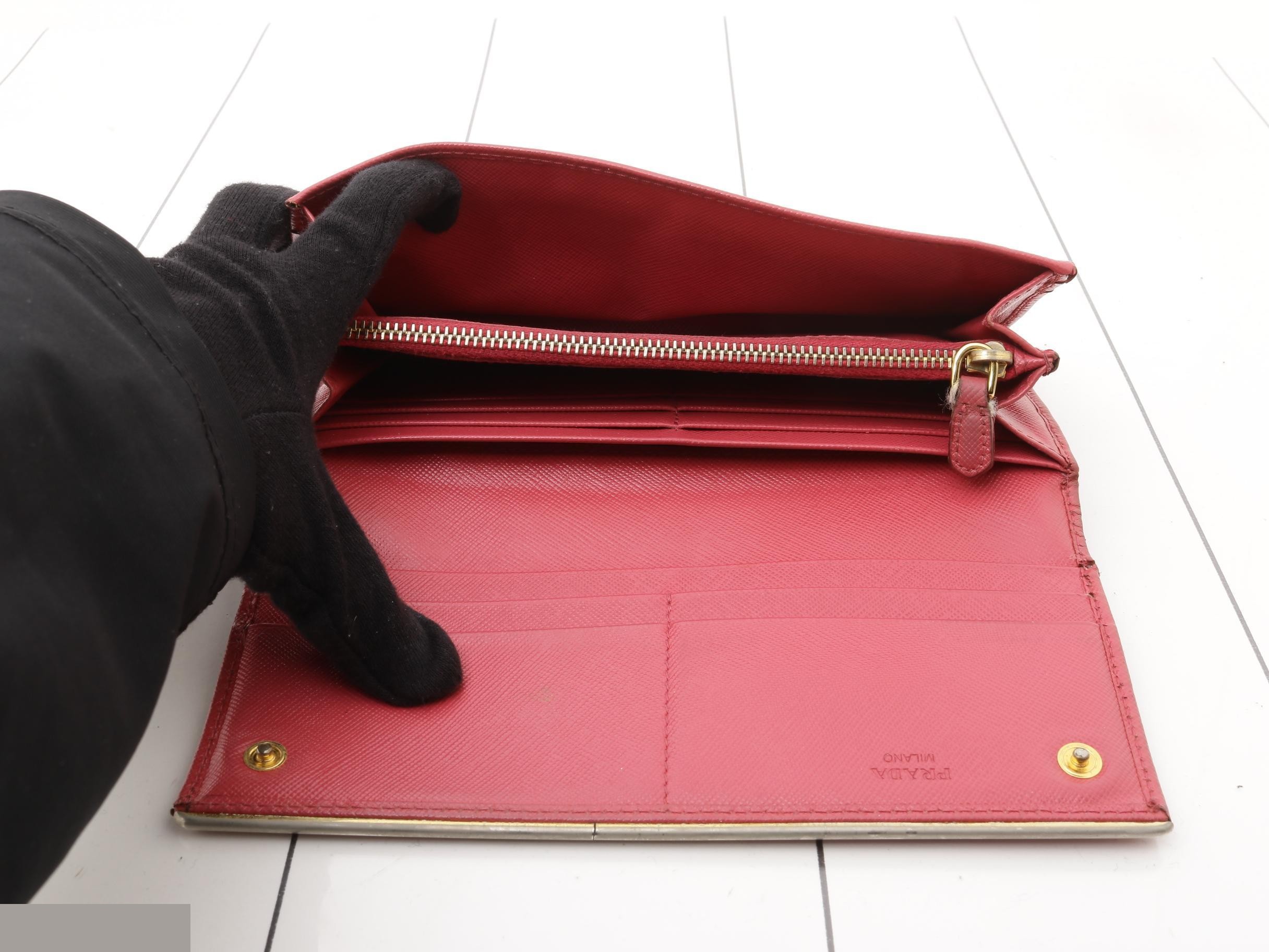 Other lines: Bags and Wallets — view 4