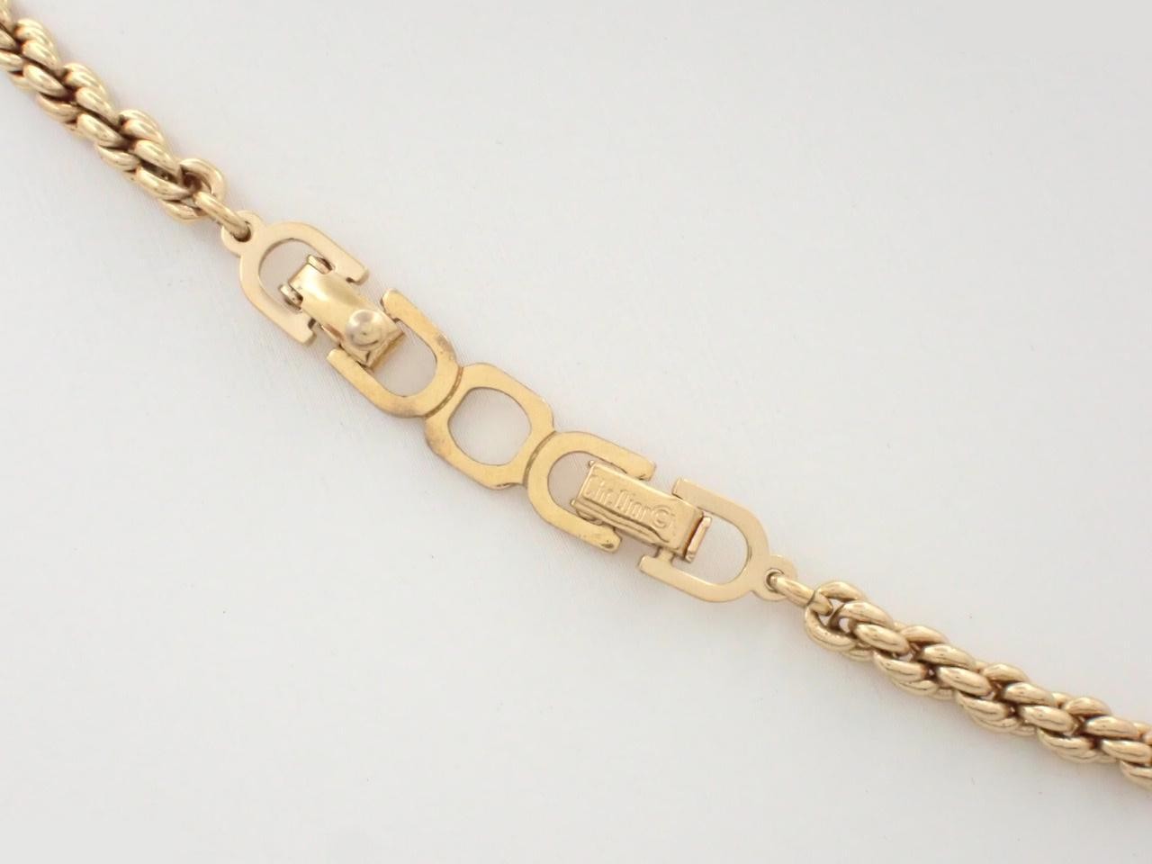 Other line: Precious metals, necklaces, pendants, neck circumference approximately 43 cm. — view 2