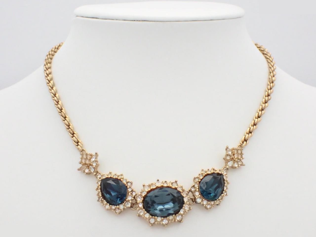 Other line: Precious metals, necklaces, pendants, neck circumference approximately 43 cm. — view 3