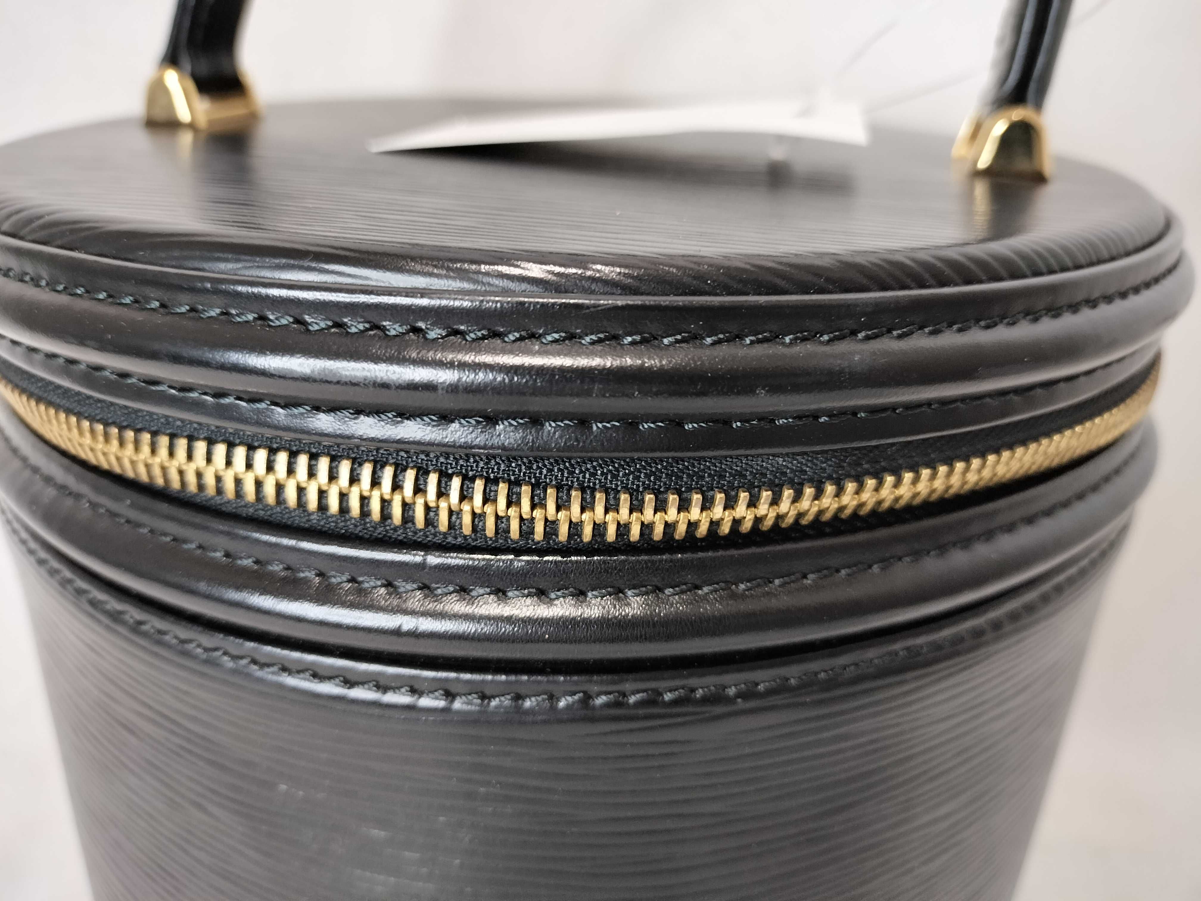 Epi M48032 Cannes Vanity Bag — view 3