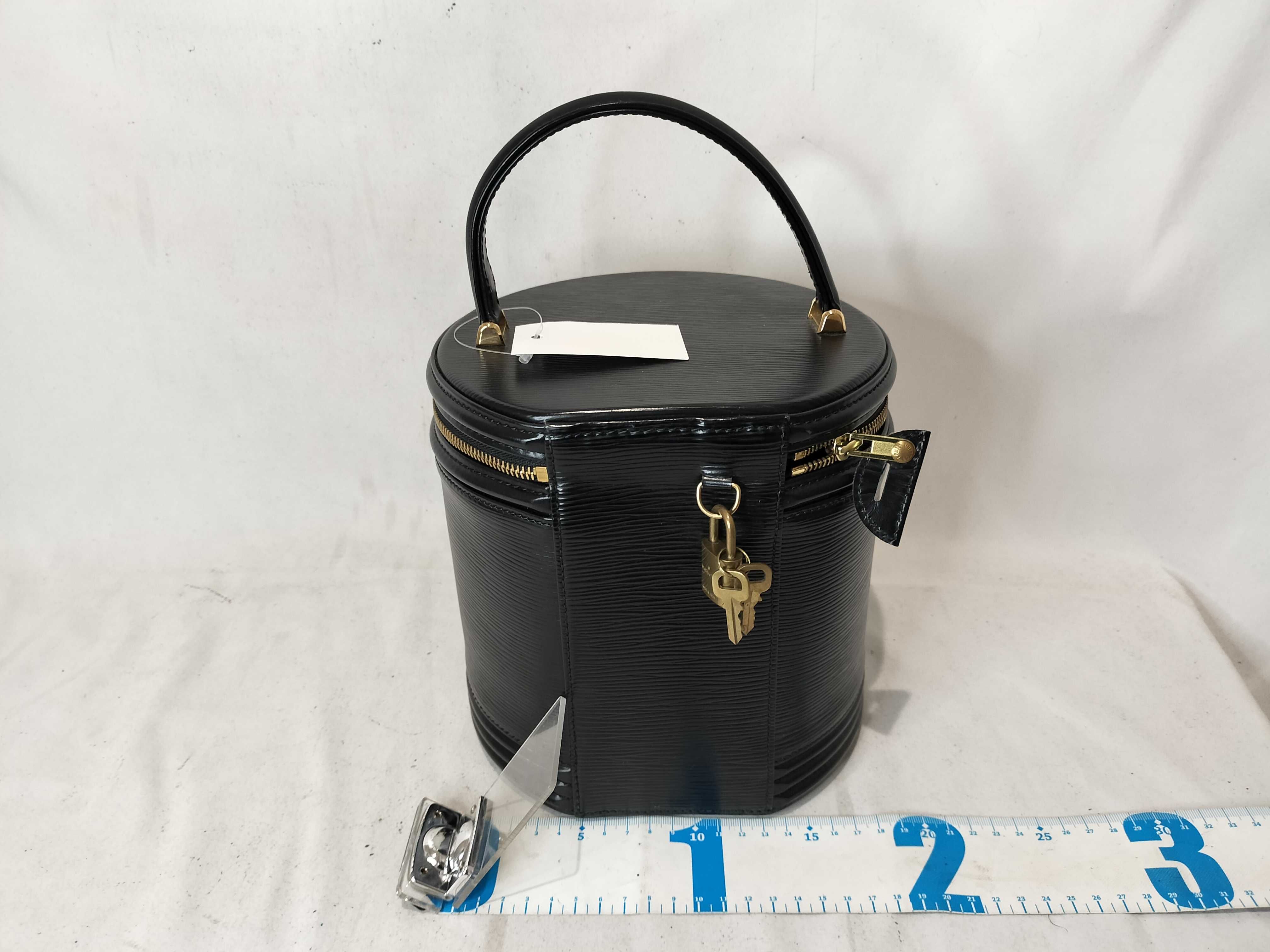 Epi M48032 Cannes Vanity Bag — view 4