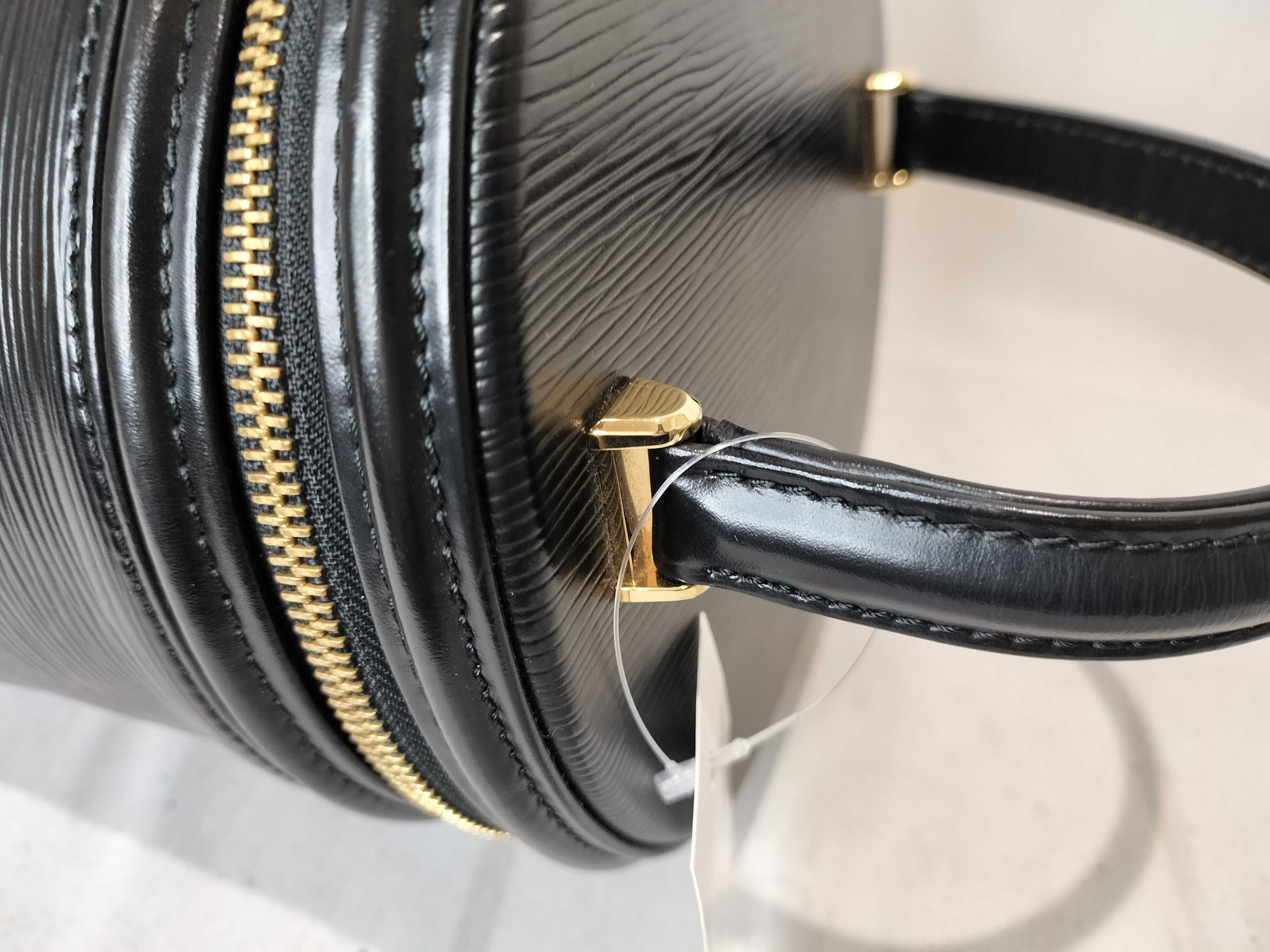 Epi M48032 Cannes Vanity Bag — view 7
