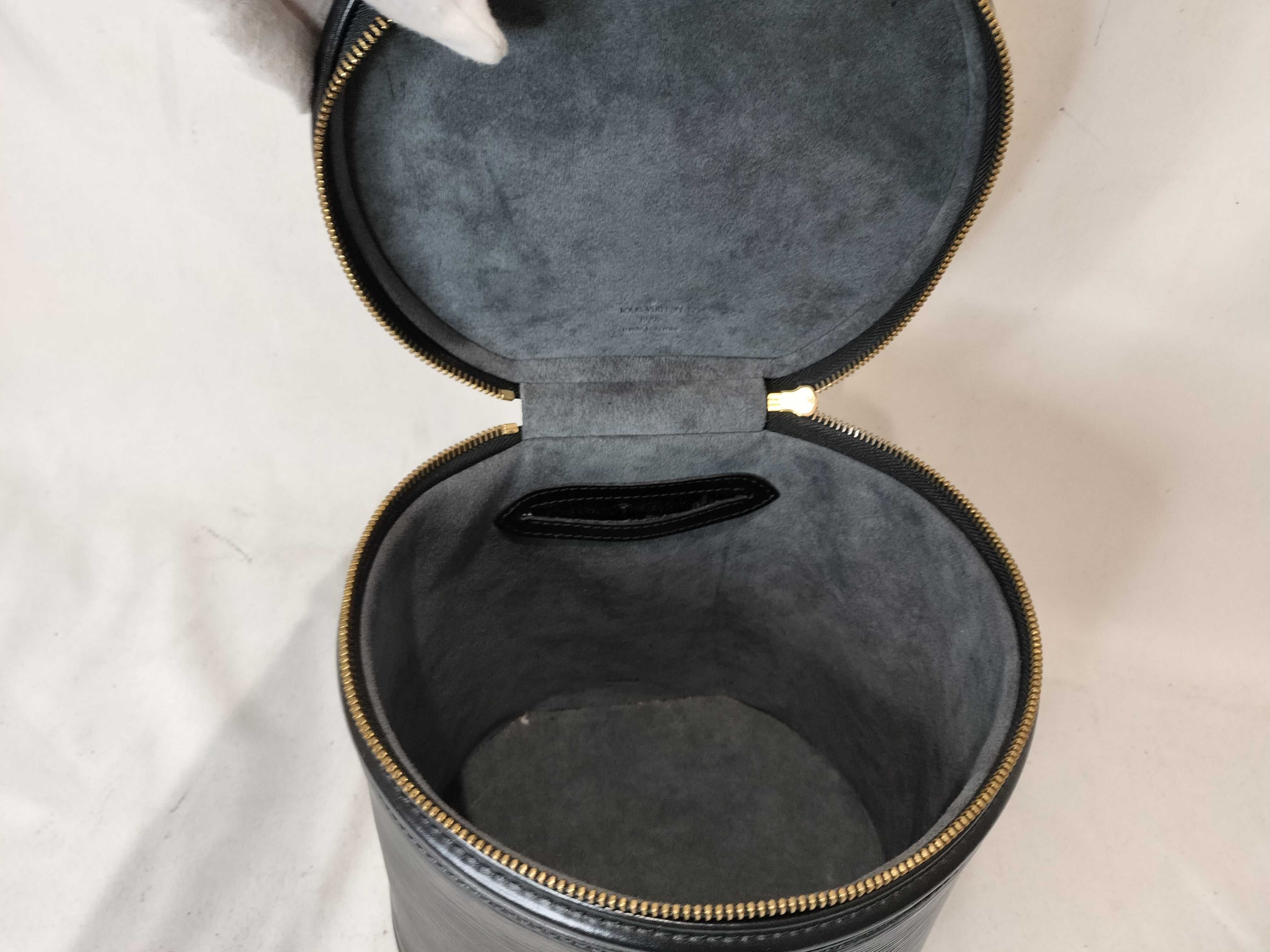 Epi M48032 Cannes Vanity Bag — view 10