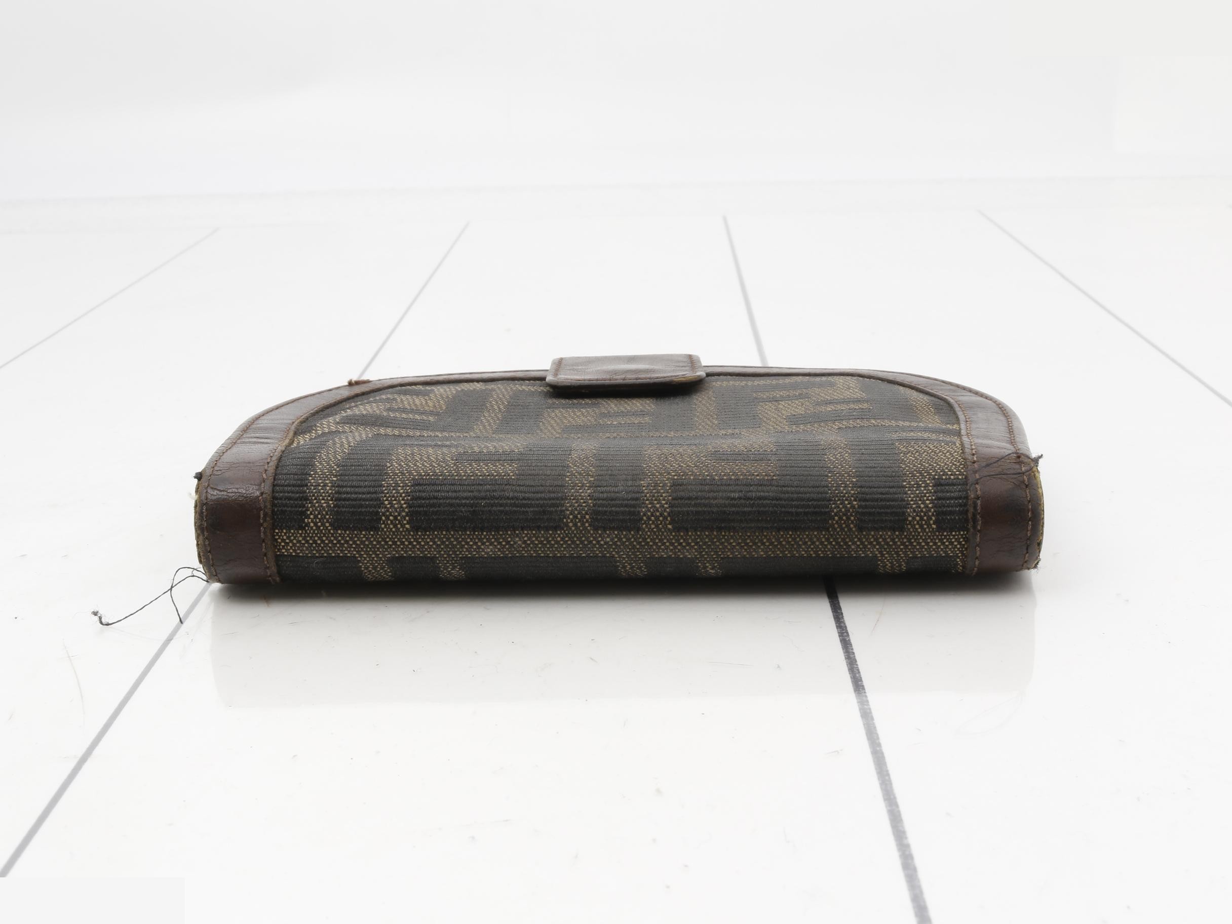 ZUCCA (bag) - Wallet, round shape, brown — view 3