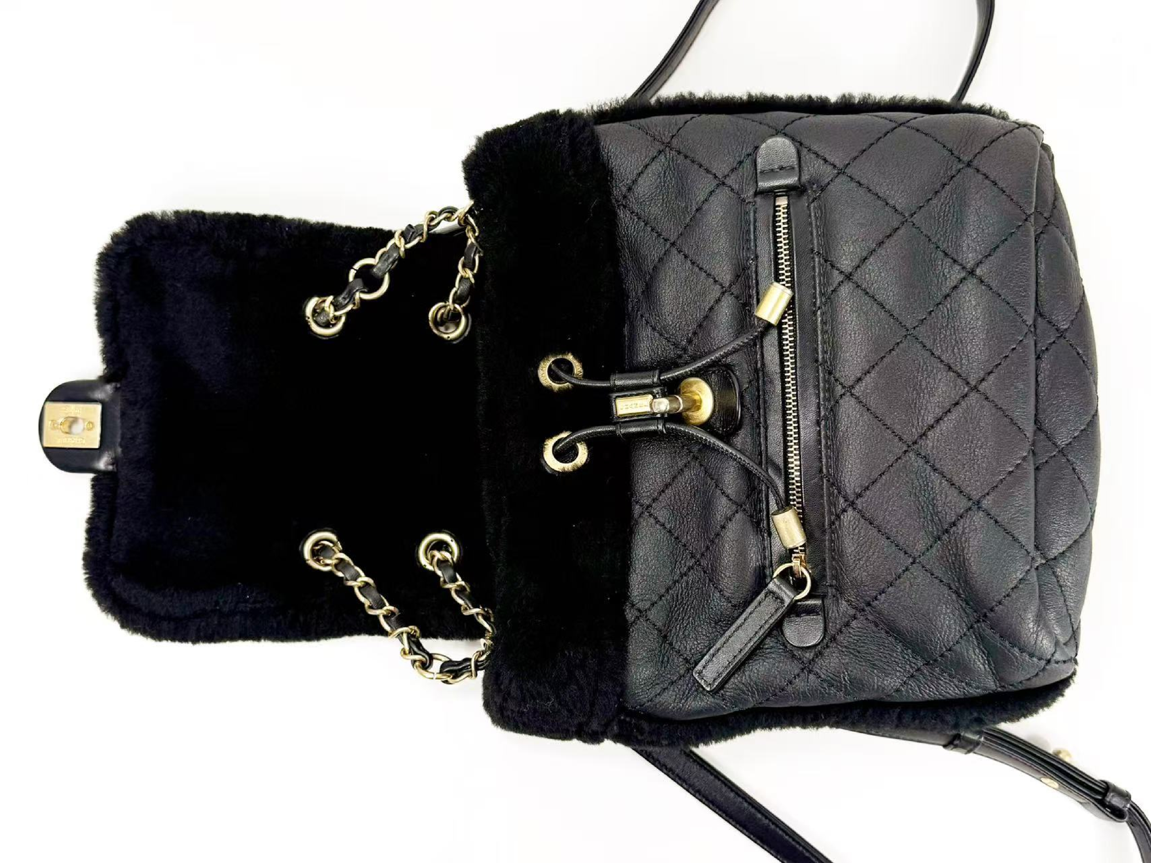 Black Matelassé Leather x Shearling Tanlock Backpack, W20/H25/D10cm (approx.), Serial Number 26-something, with original sticker, Vintage Gold Hardware, 26043800 — view 13