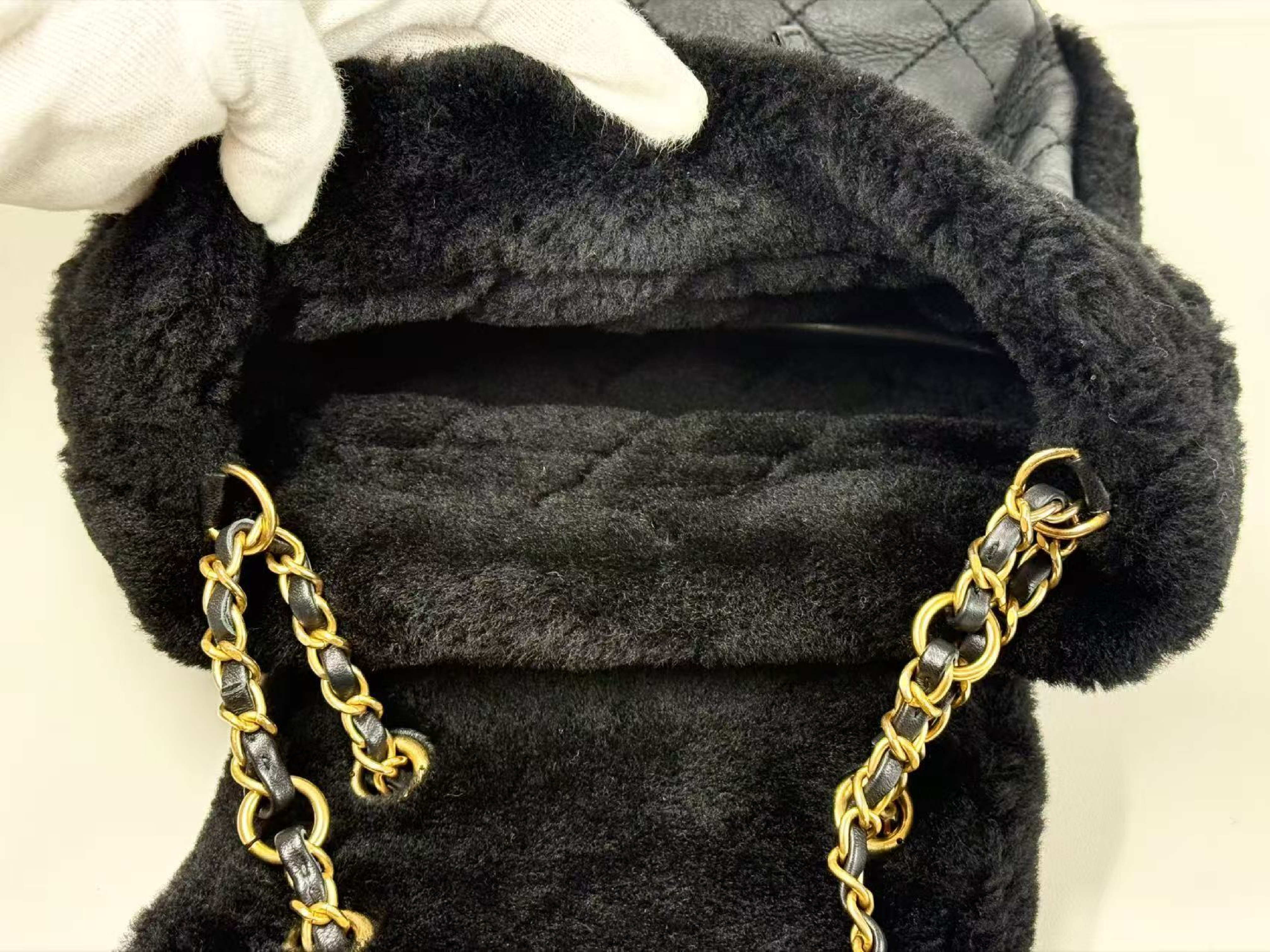 Black Matelassé Leather x Shearling Tanlock Backpack, W20/H25/D10cm (approx.), Serial Number 26-something, with original sticker, Vintage Gold Hardware, 26043800 — view 14