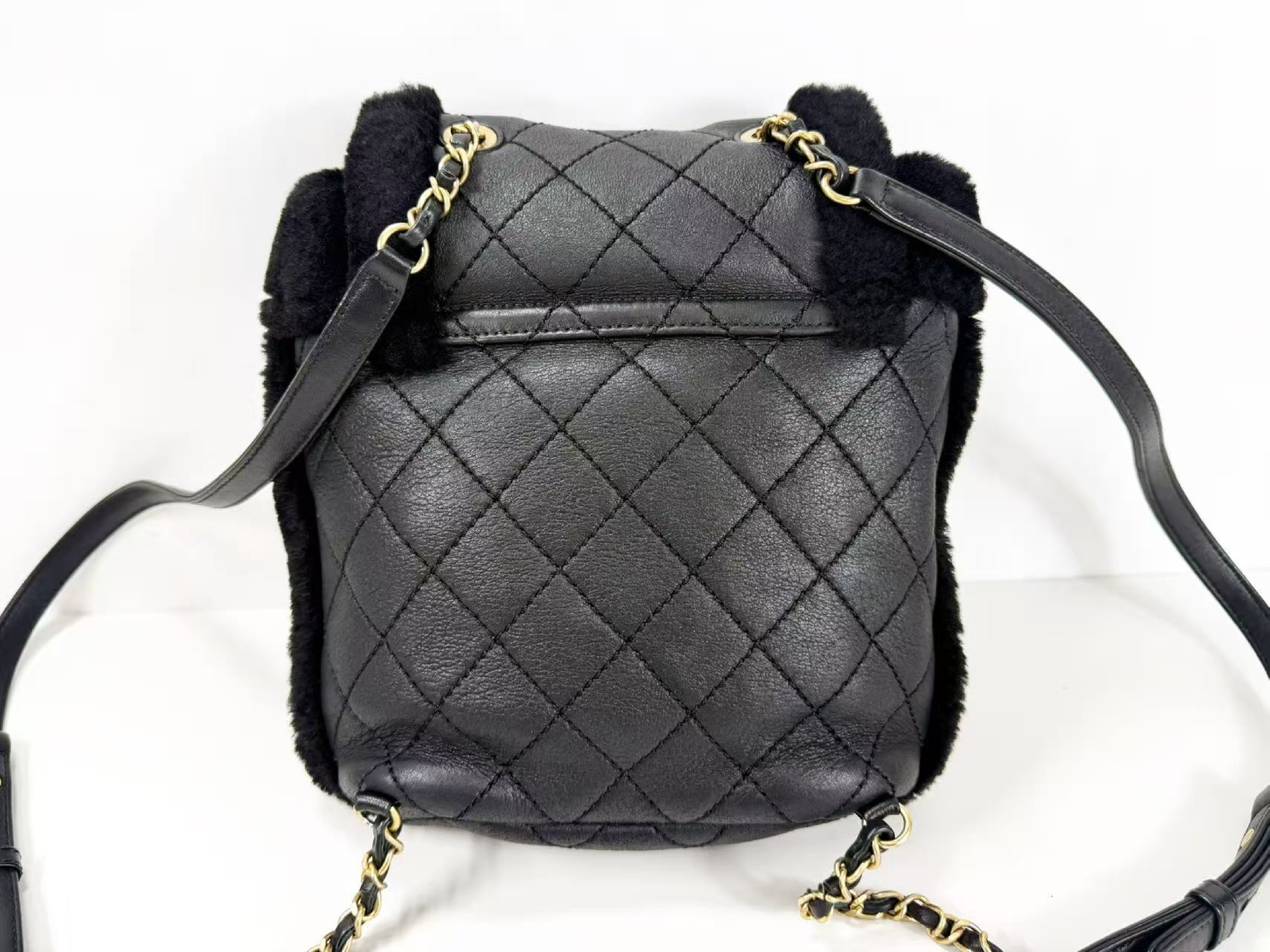 Black Matelassé Leather x Shearling Tanlock Backpack, W20/H25/D10cm (approx.), Serial Number 26-something, with original sticker, Vintage Gold Hardware, 26043800 — view 3