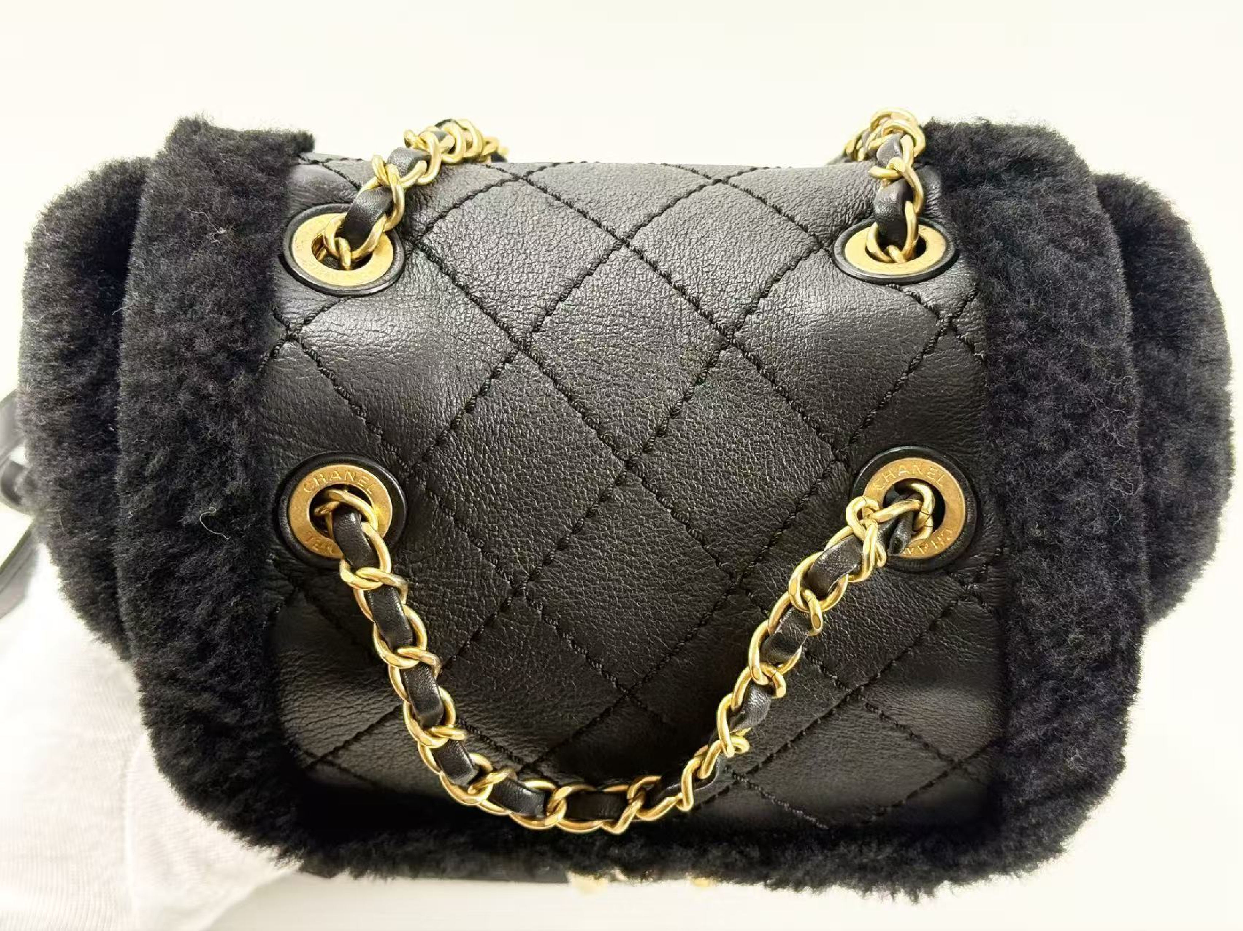 Black Matelassé Leather x Shearling Tanlock Backpack, W20/H25/D10cm (approx.), Serial Number 26-something, with original sticker, Vintage Gold Hardware, 26043800 — view 7